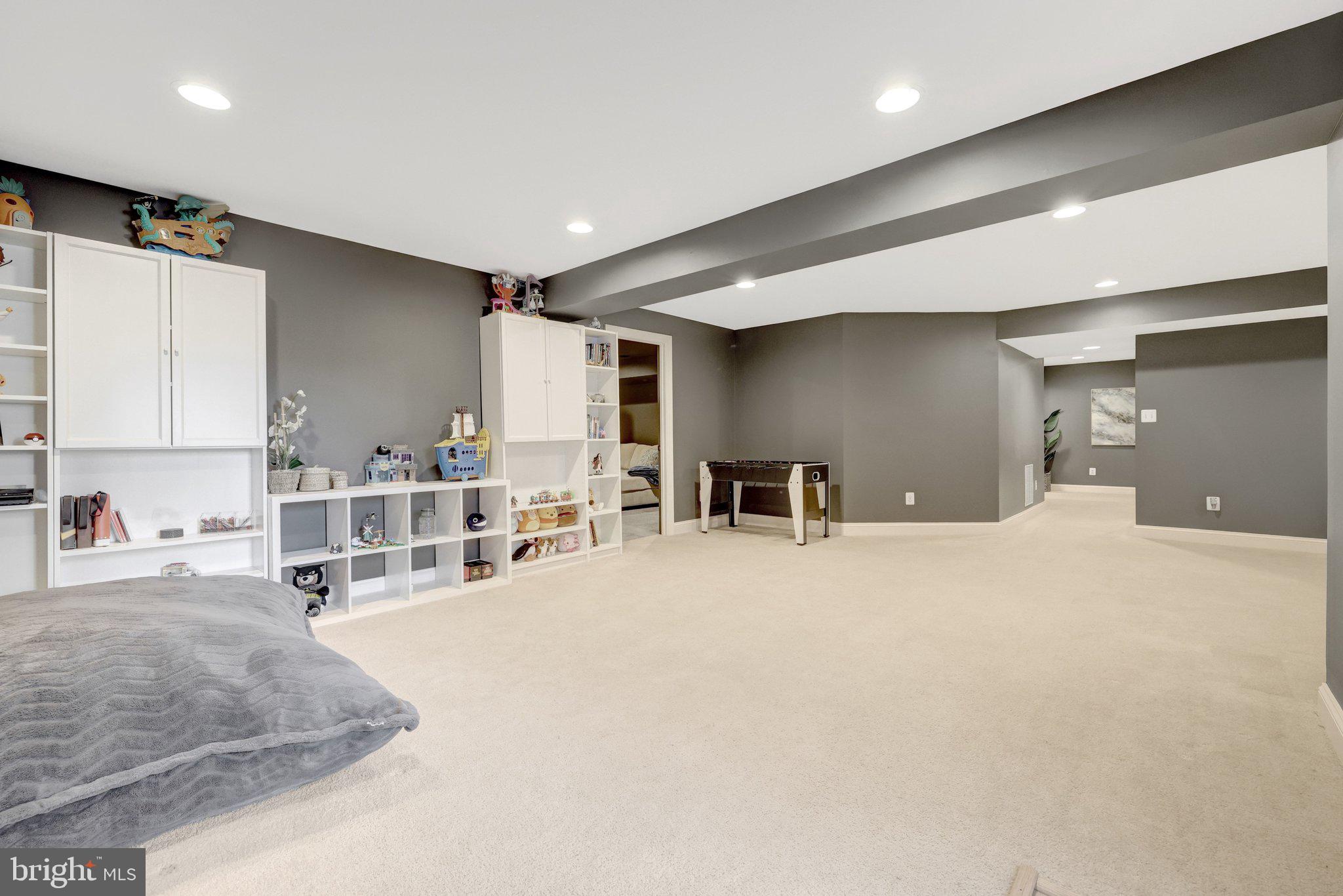 DAWSON'S CORNER - Residential