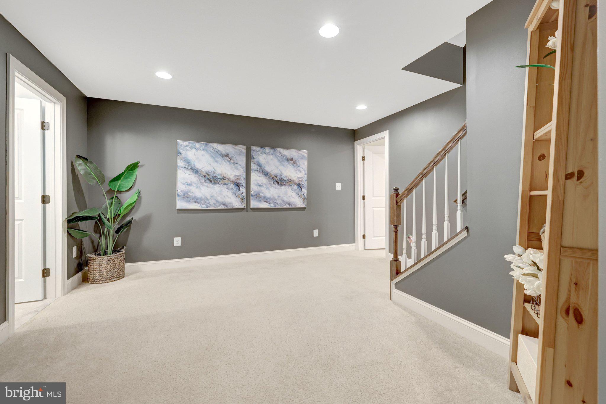 DAWSON'S CORNER - Residential