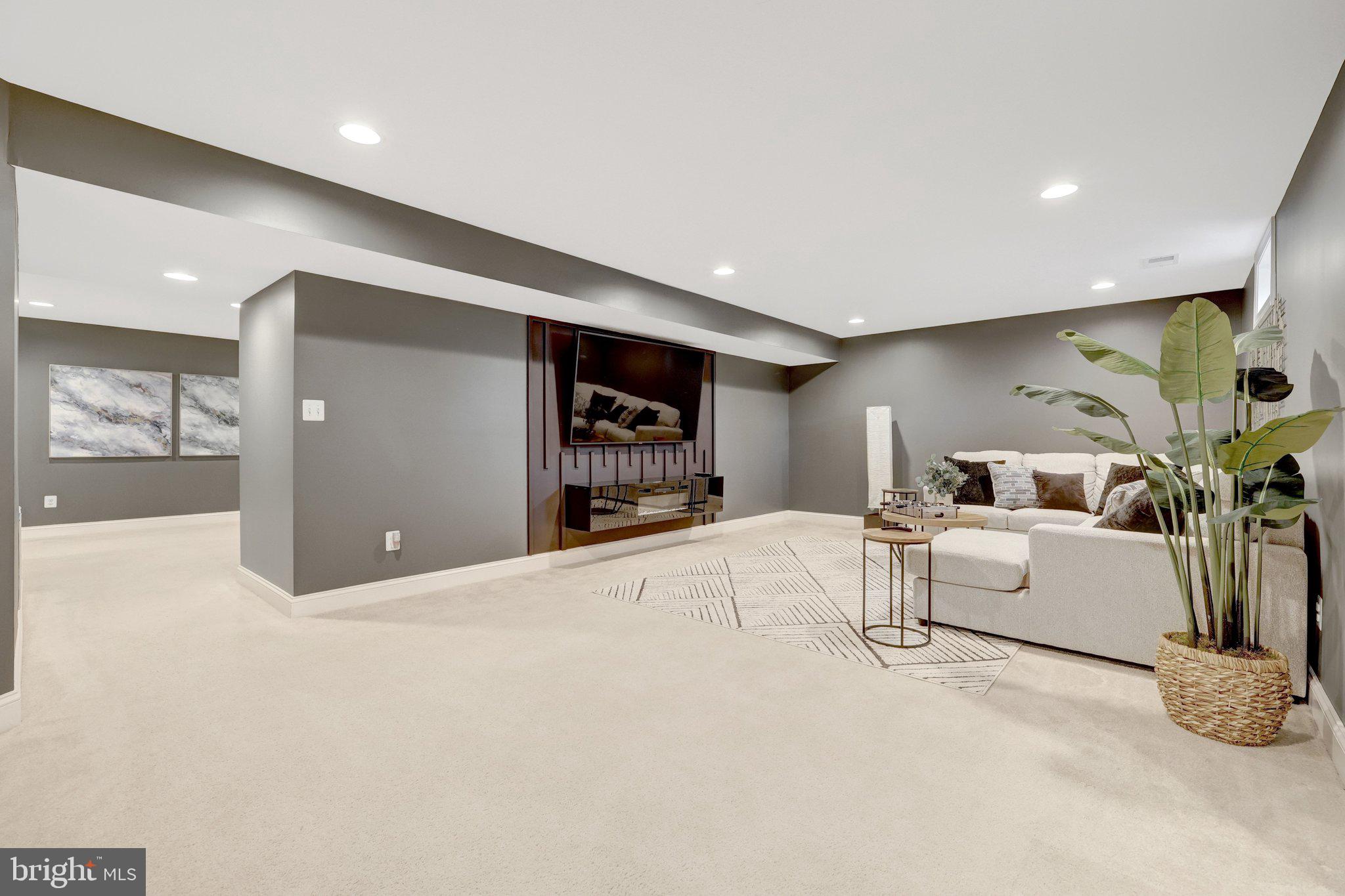 DAWSON'S CORNER - Residential