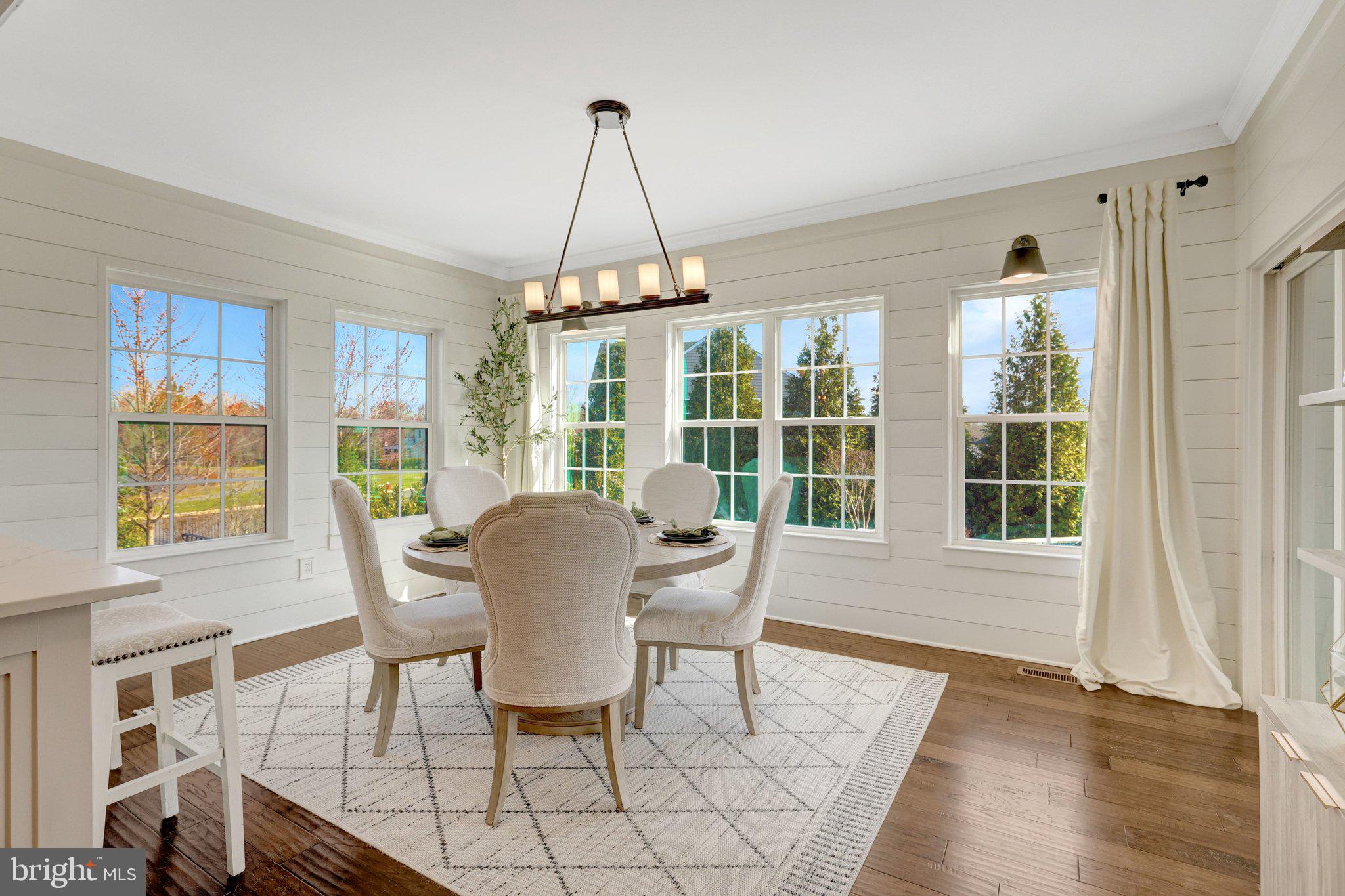 DAWSON'S CORNER - Residential