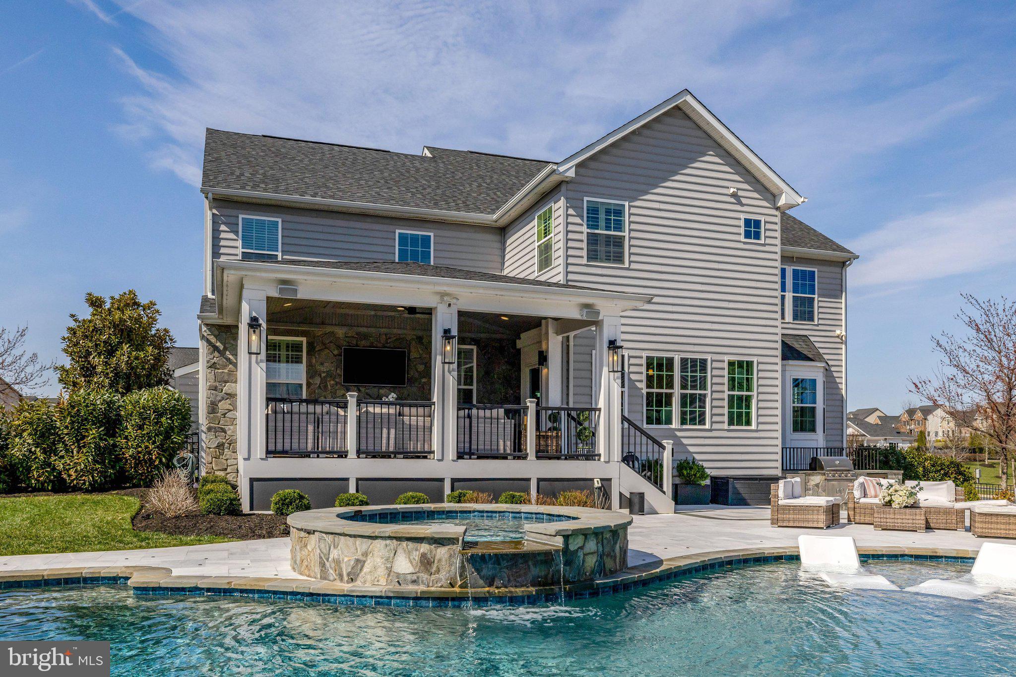 DAWSON'S CORNER - Residential