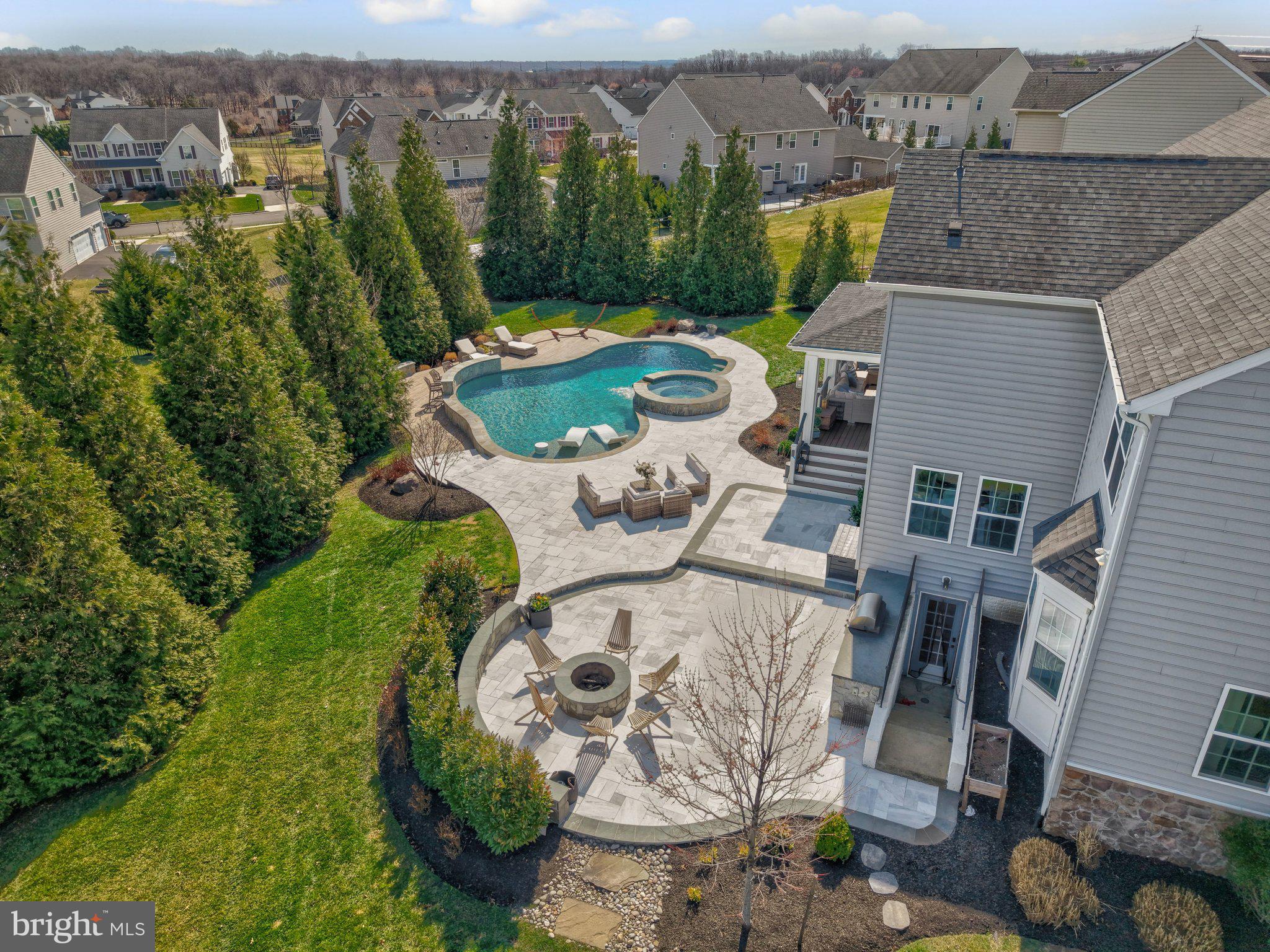 DAWSON'S CORNER - Residential