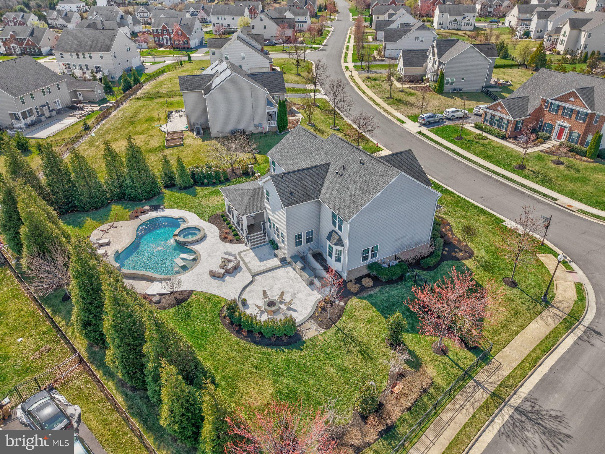 DAWSON'S CORNER - Residential