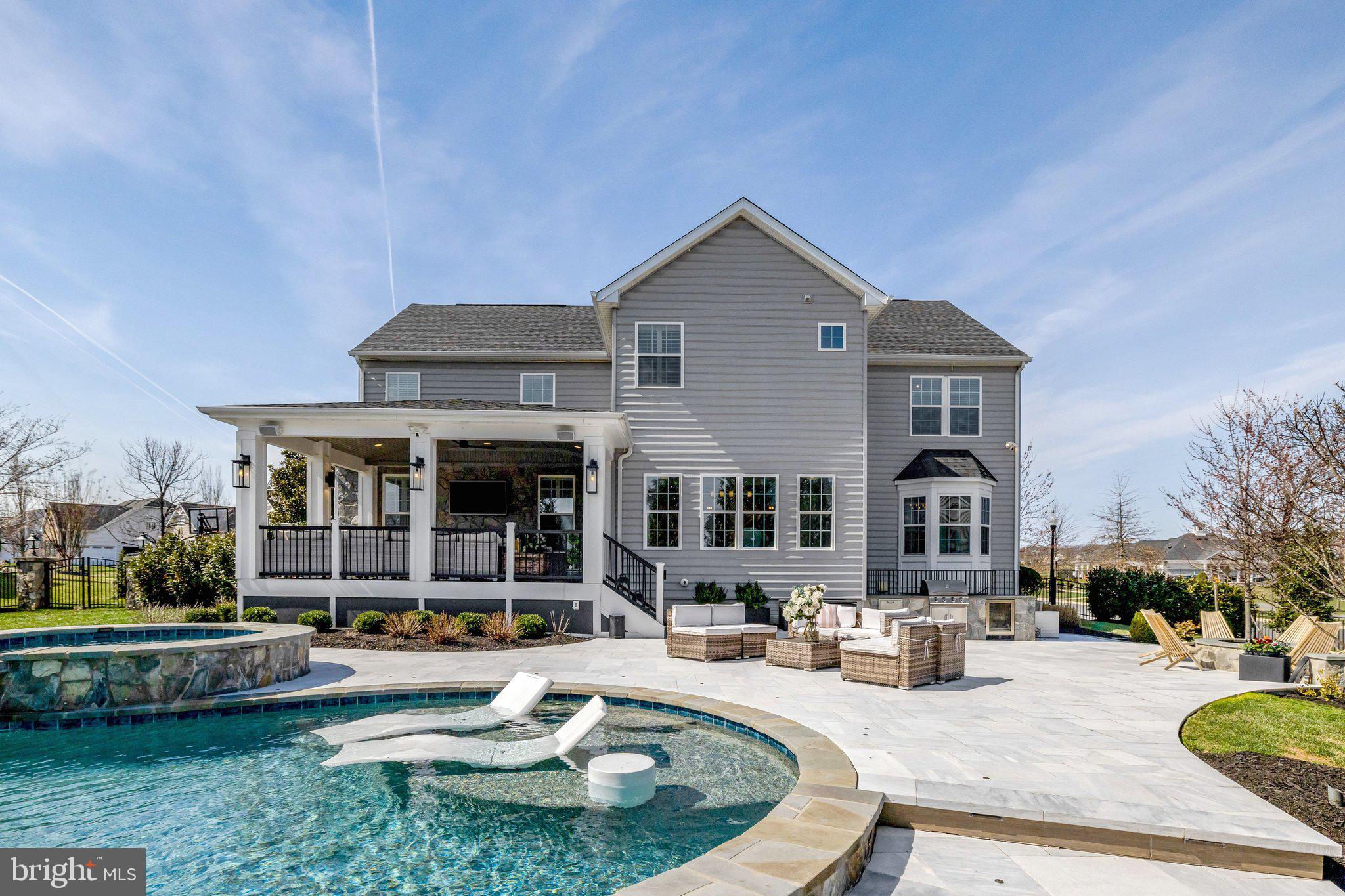 DAWSON'S CORNER - Residential