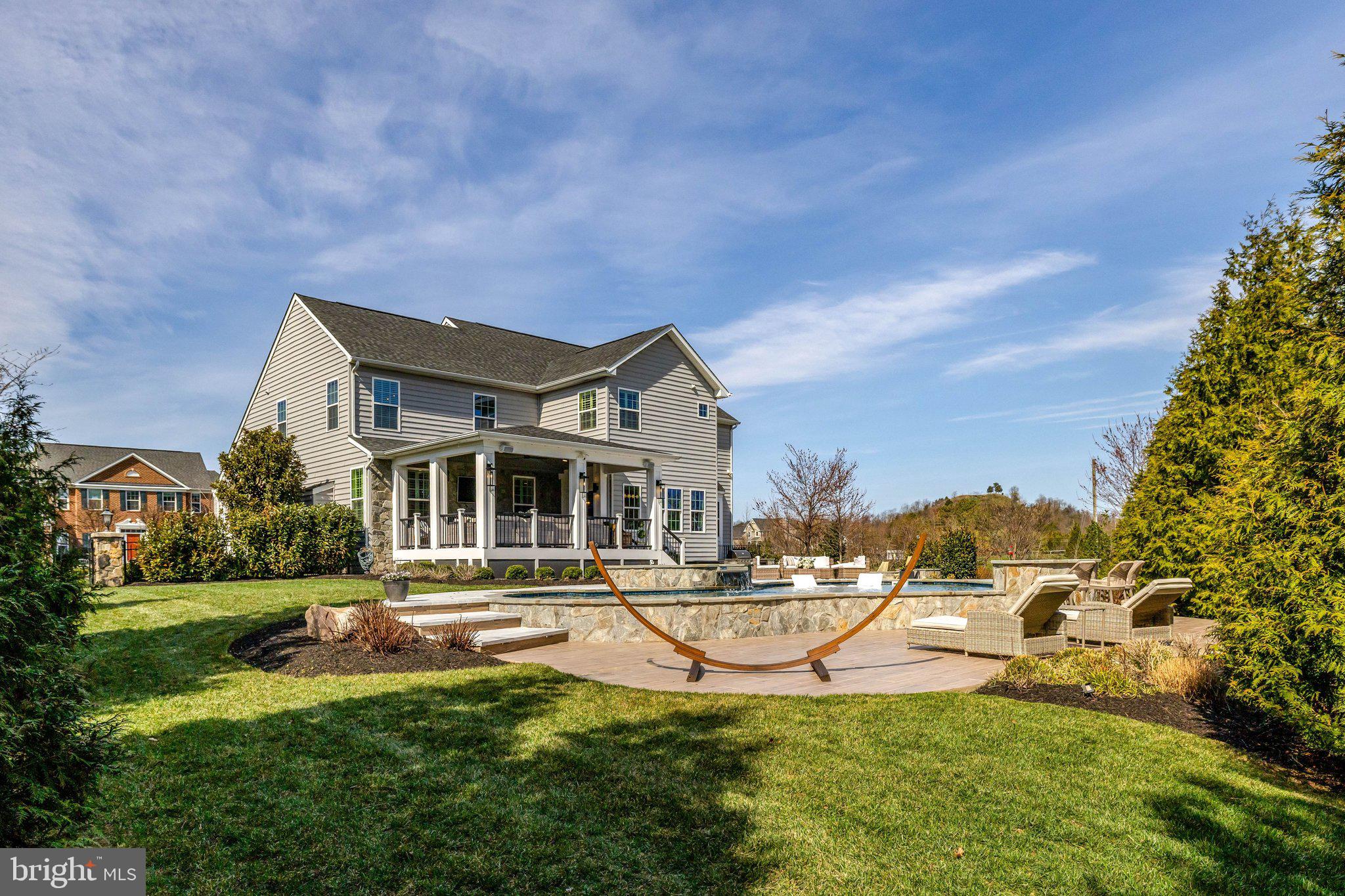 DAWSON'S CORNER - Residential