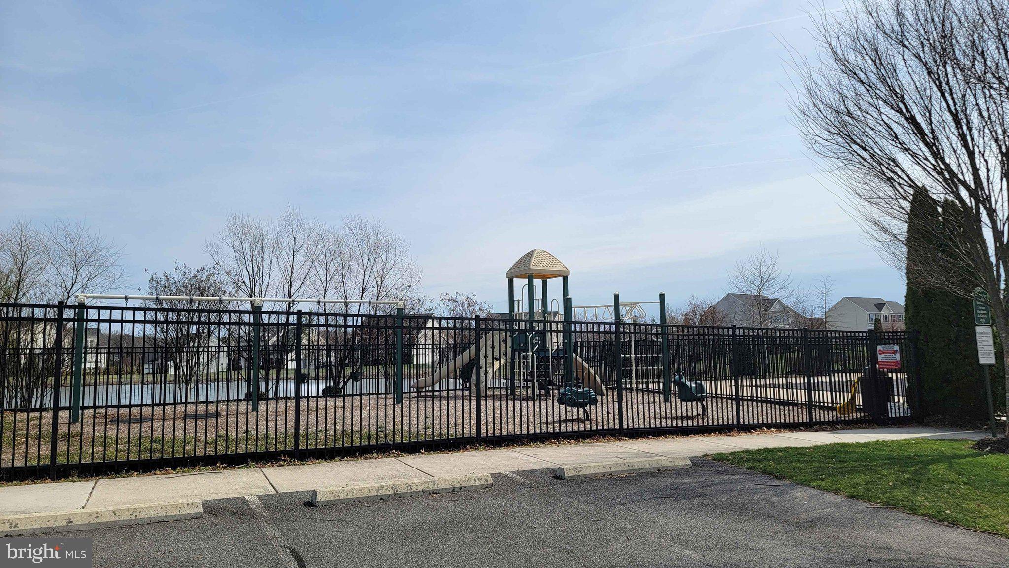 DAWSON'S CORNER - Residential