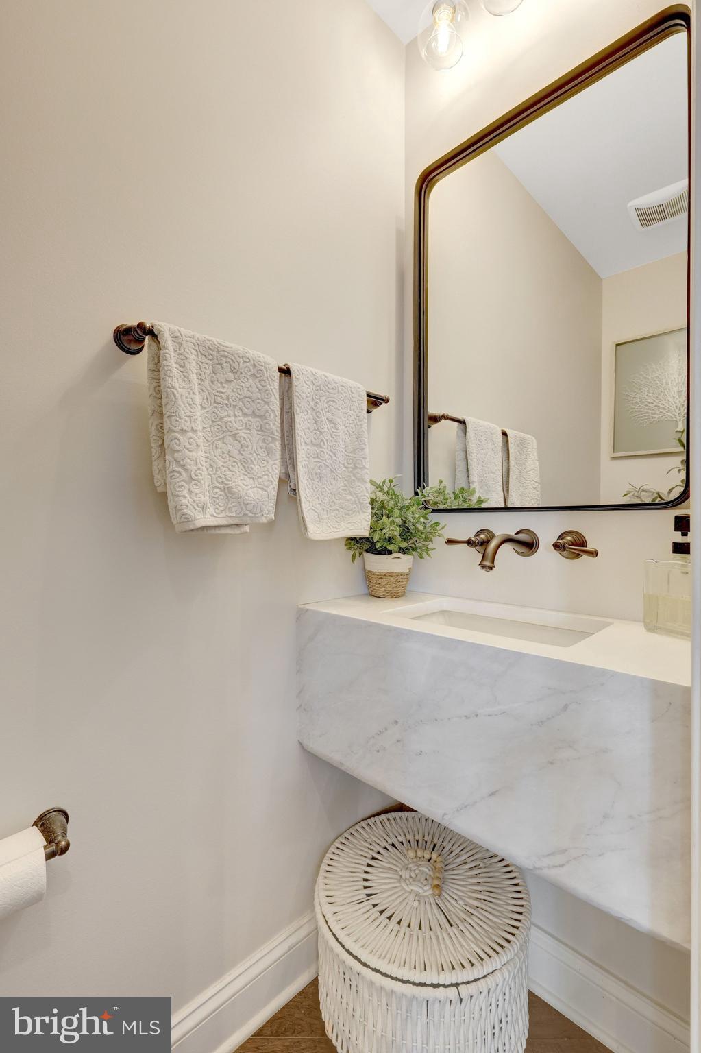 DAWSON'S CORNER - Residential