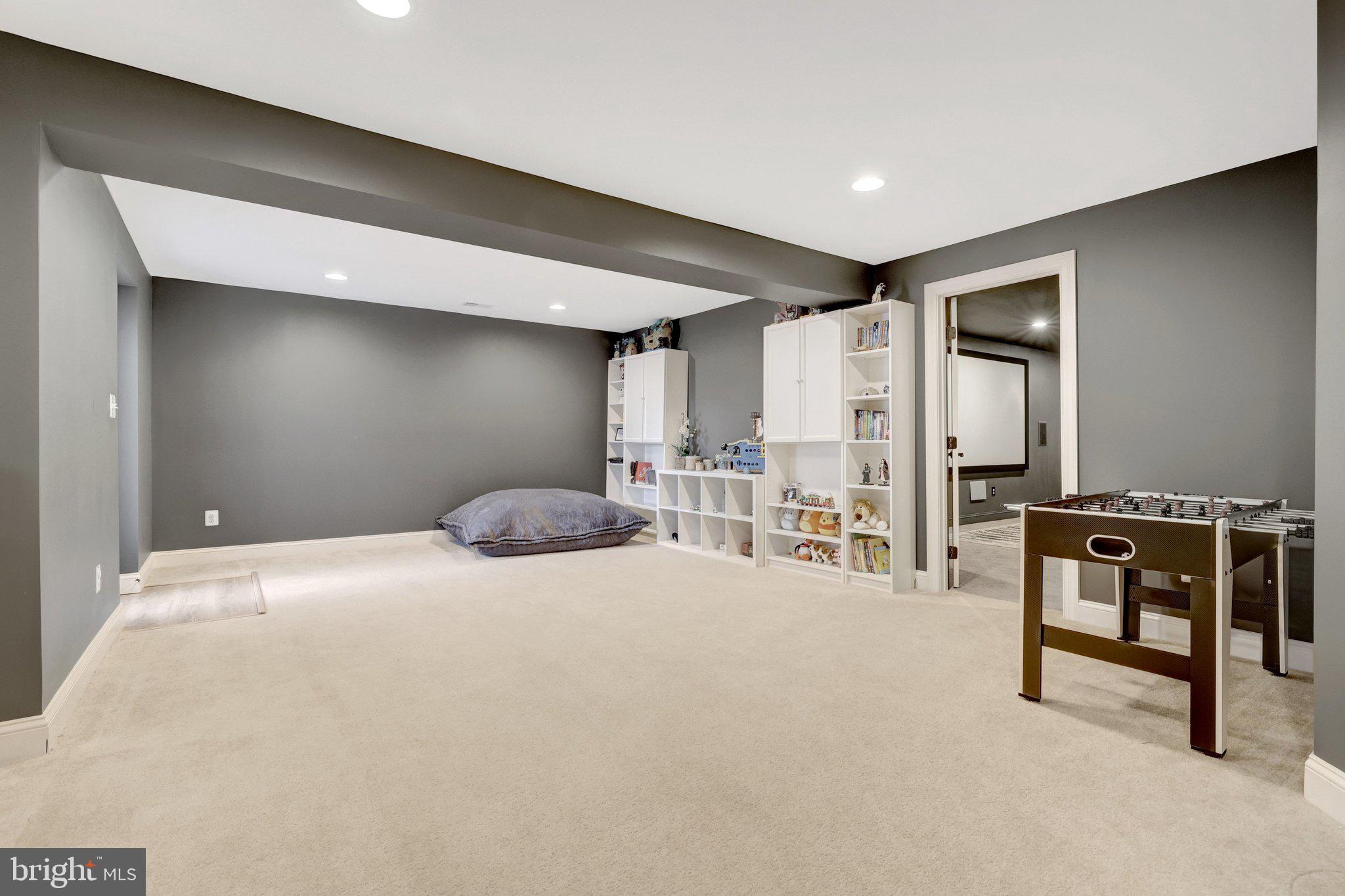 DAWSON'S CORNER - Residential