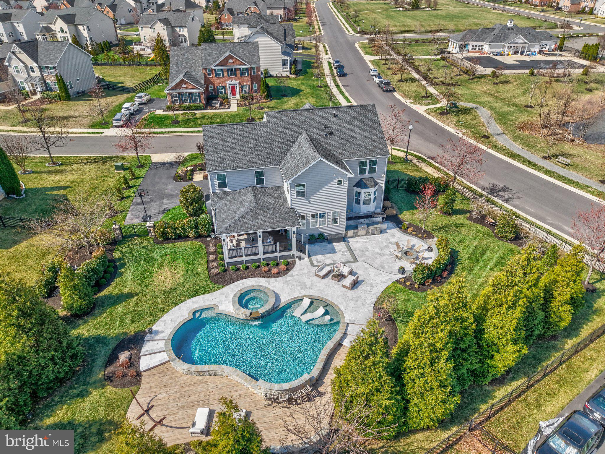 DAWSON'S CORNER - Residential