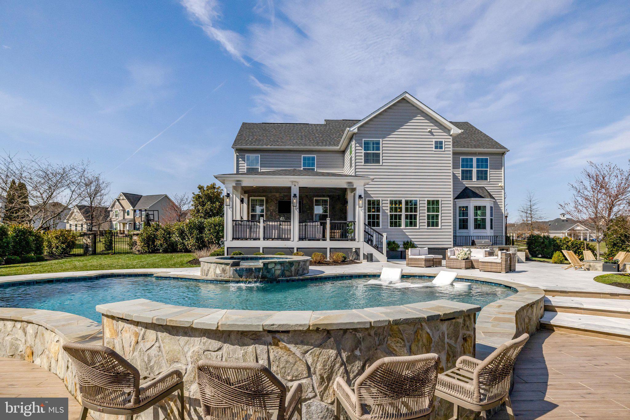 DAWSON'S CORNER - Residential