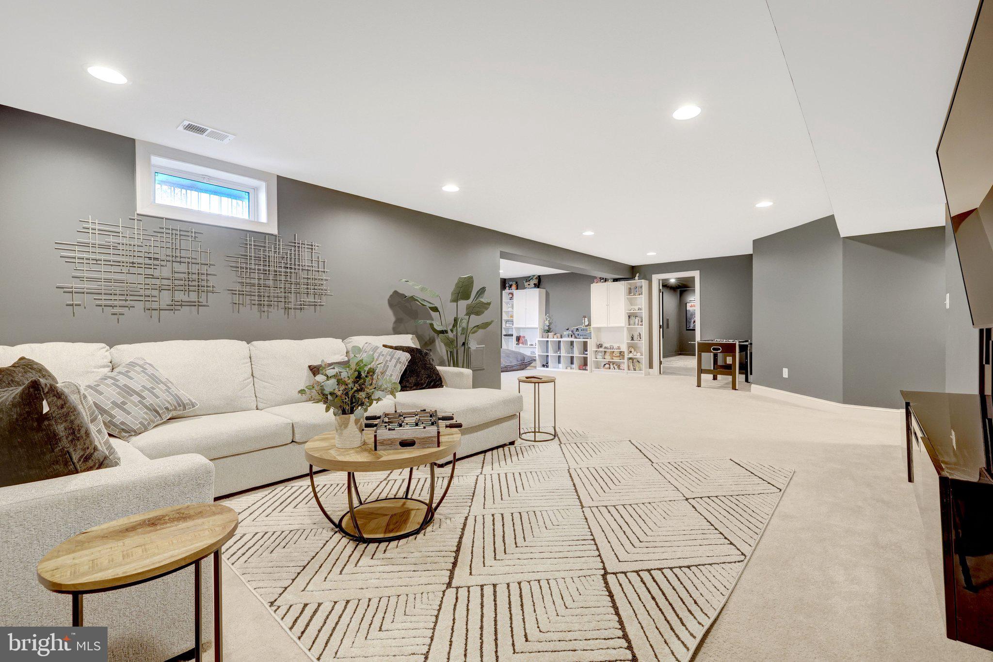 DAWSON'S CORNER - Residential