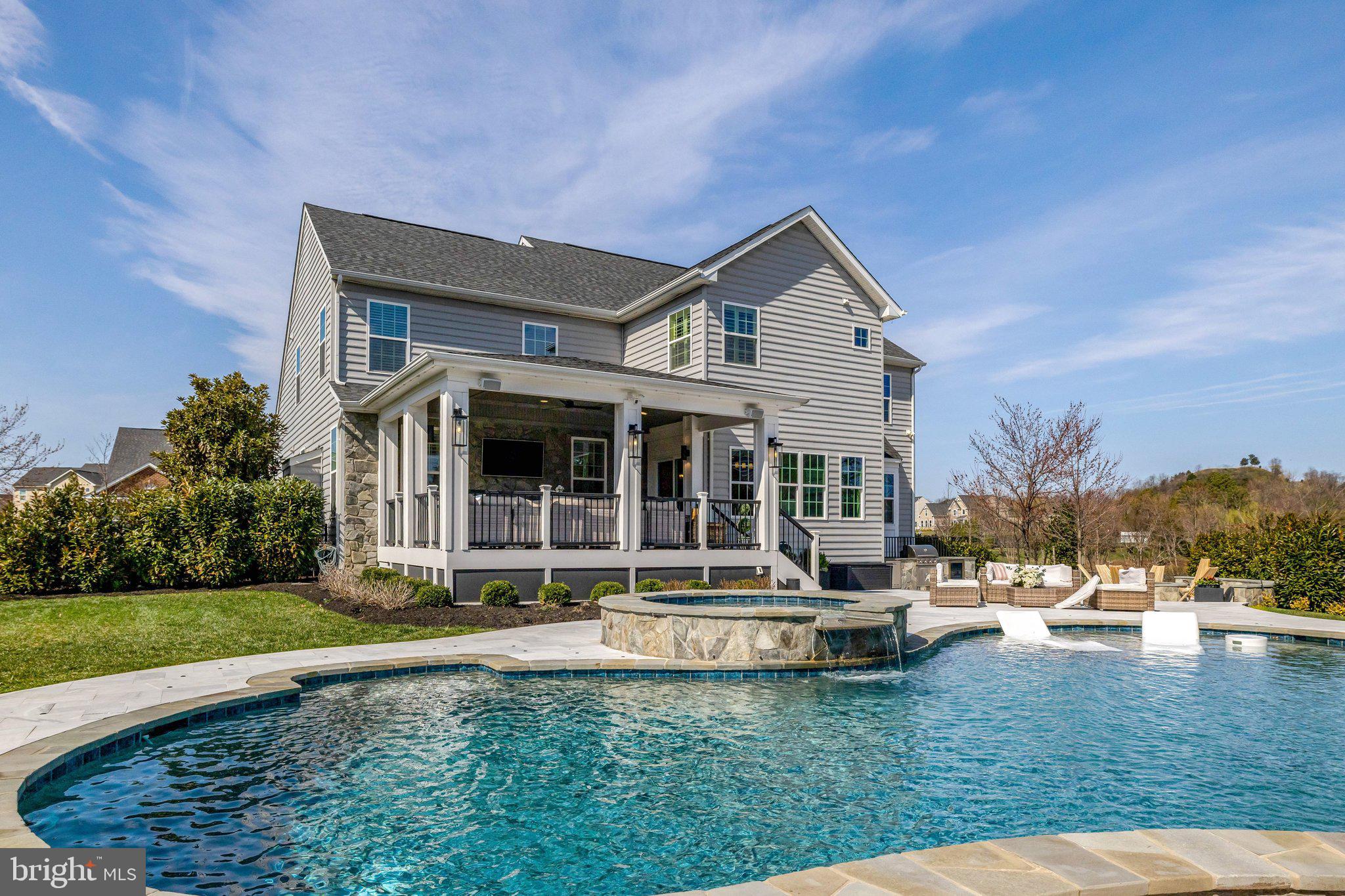 DAWSON'S CORNER - Residential