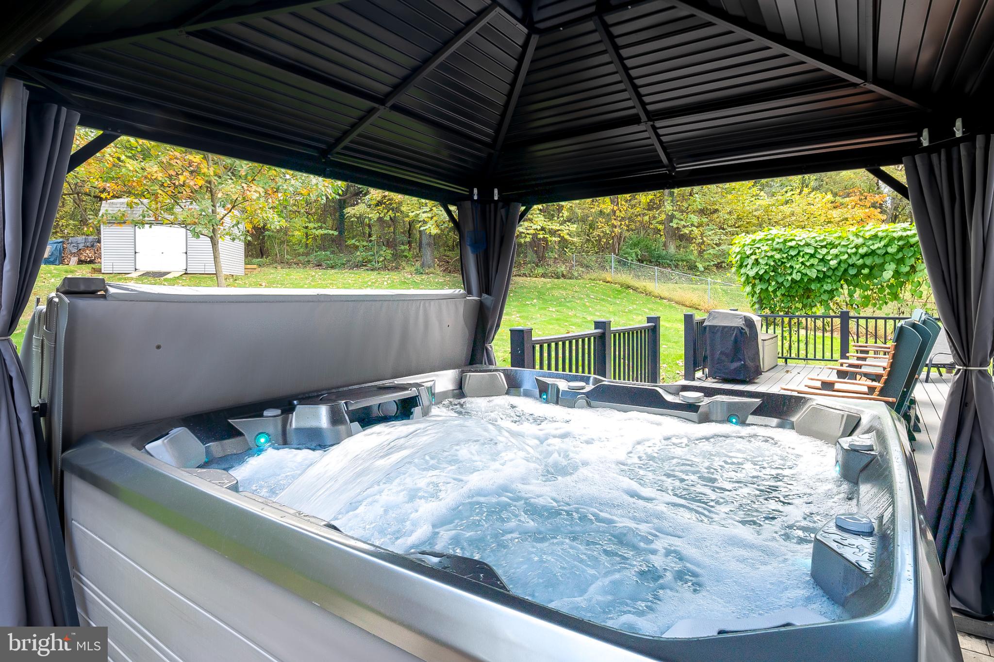 FOUR SEASONS ESTATES - Residential