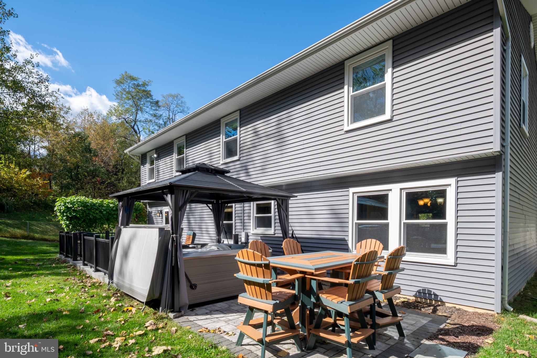 FOUR SEASONS ESTATES - Residential