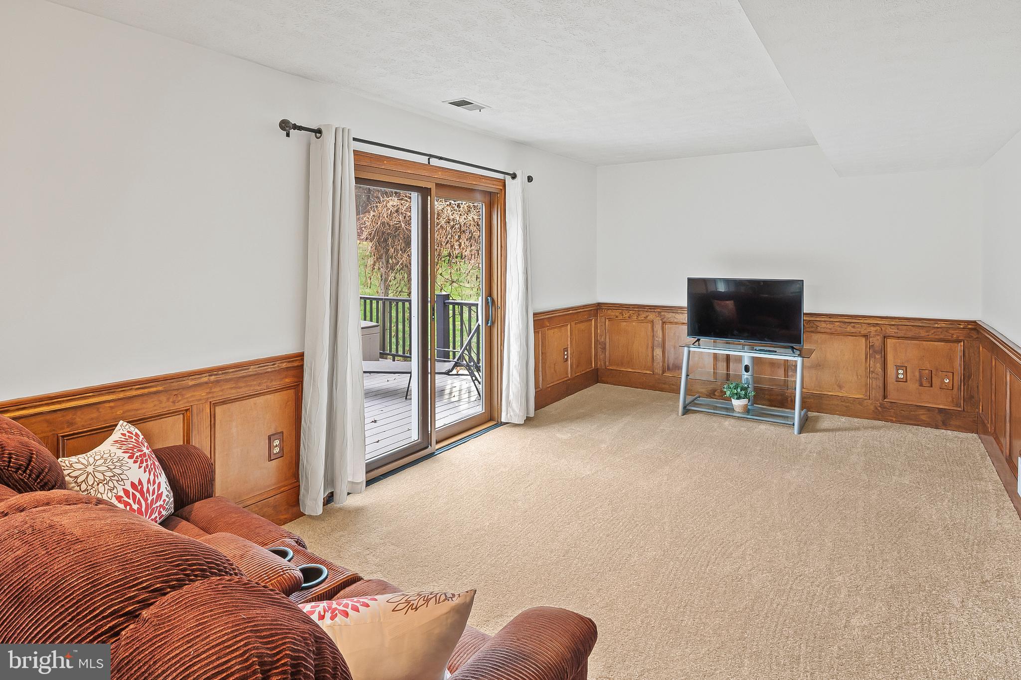 FOUR SEASONS ESTATES - Residential