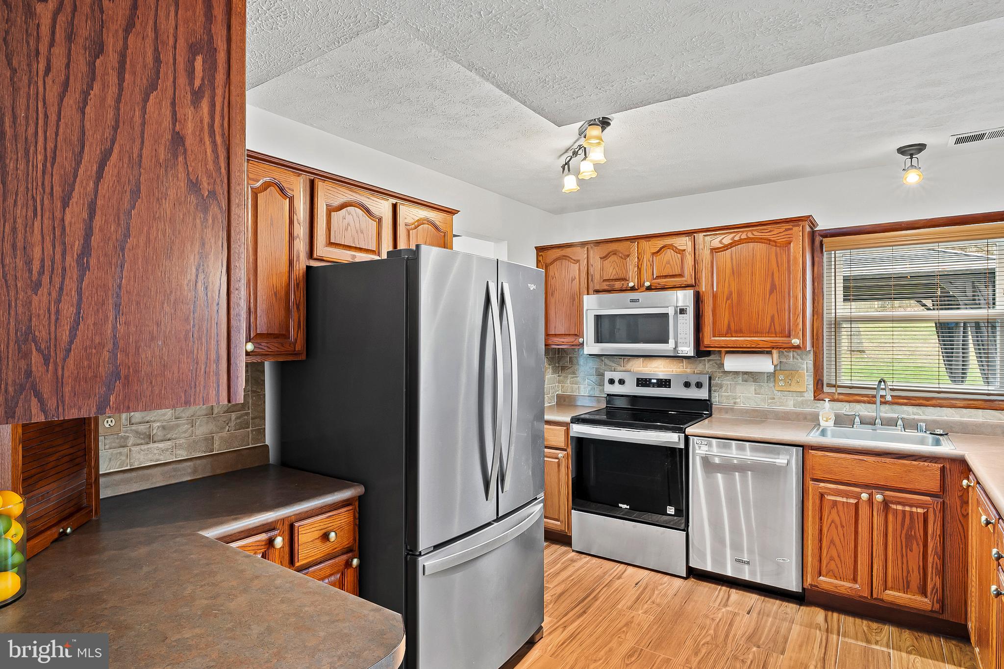 FOUR SEASONS ESTATES - Residential