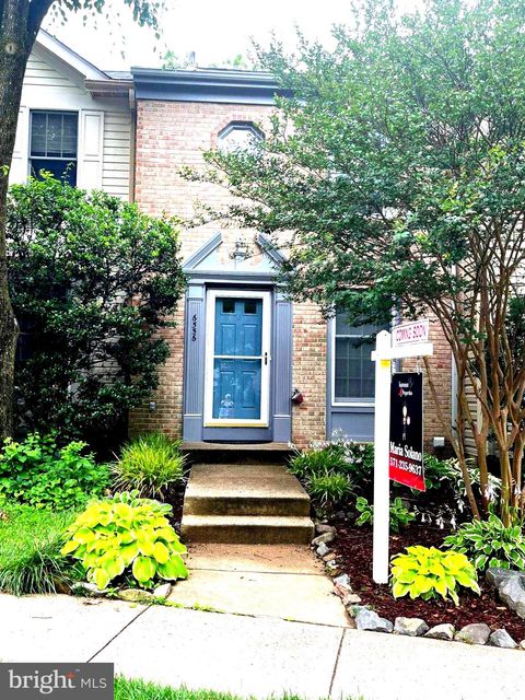 Townhouse For Sale - 6556 Skylemar Trail<br/> CENTREVILLE, VA 20121
