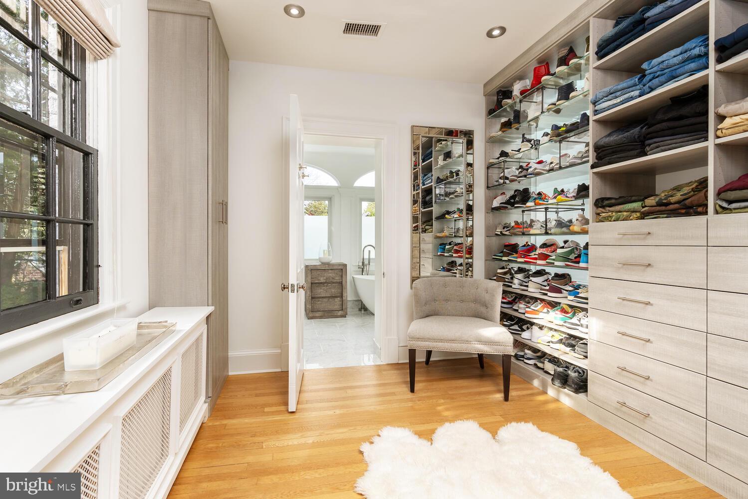 OBSERVATORY CIRCLE - Residential