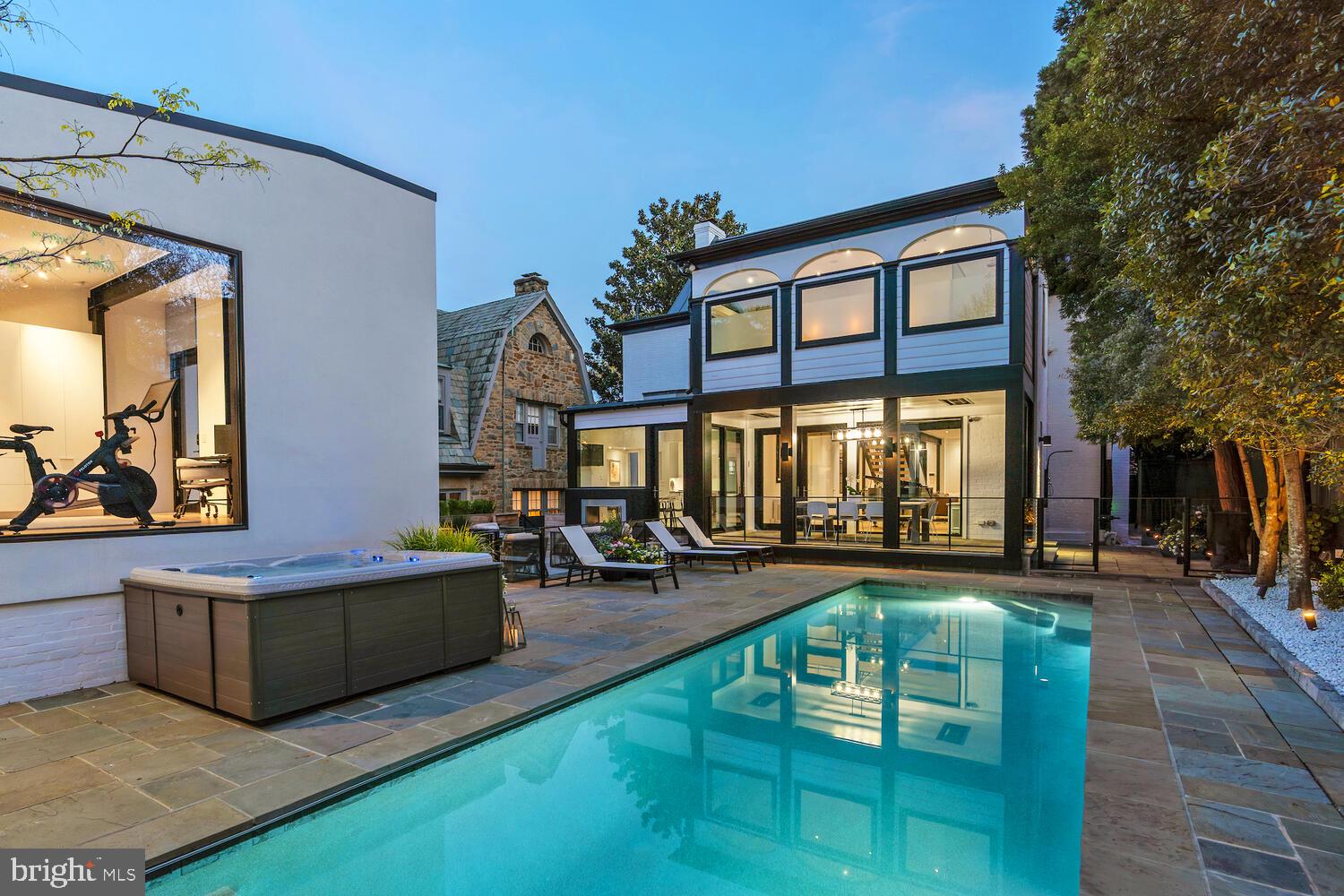 OBSERVATORY CIRCLE - Residential