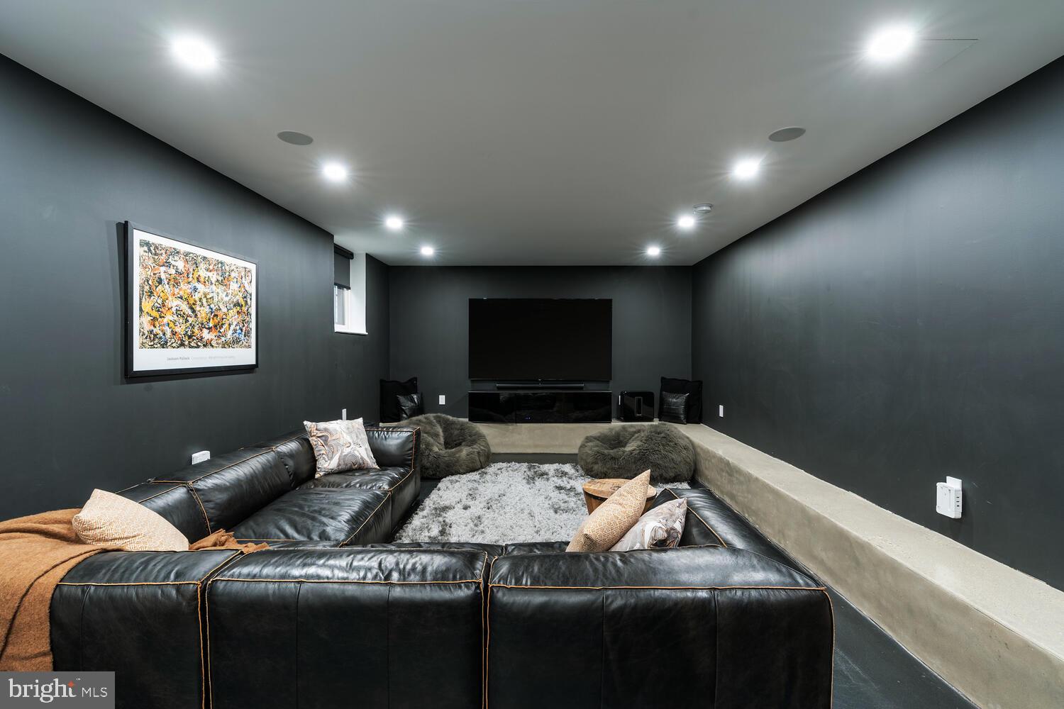 OBSERVATORY CIRCLE - Residential