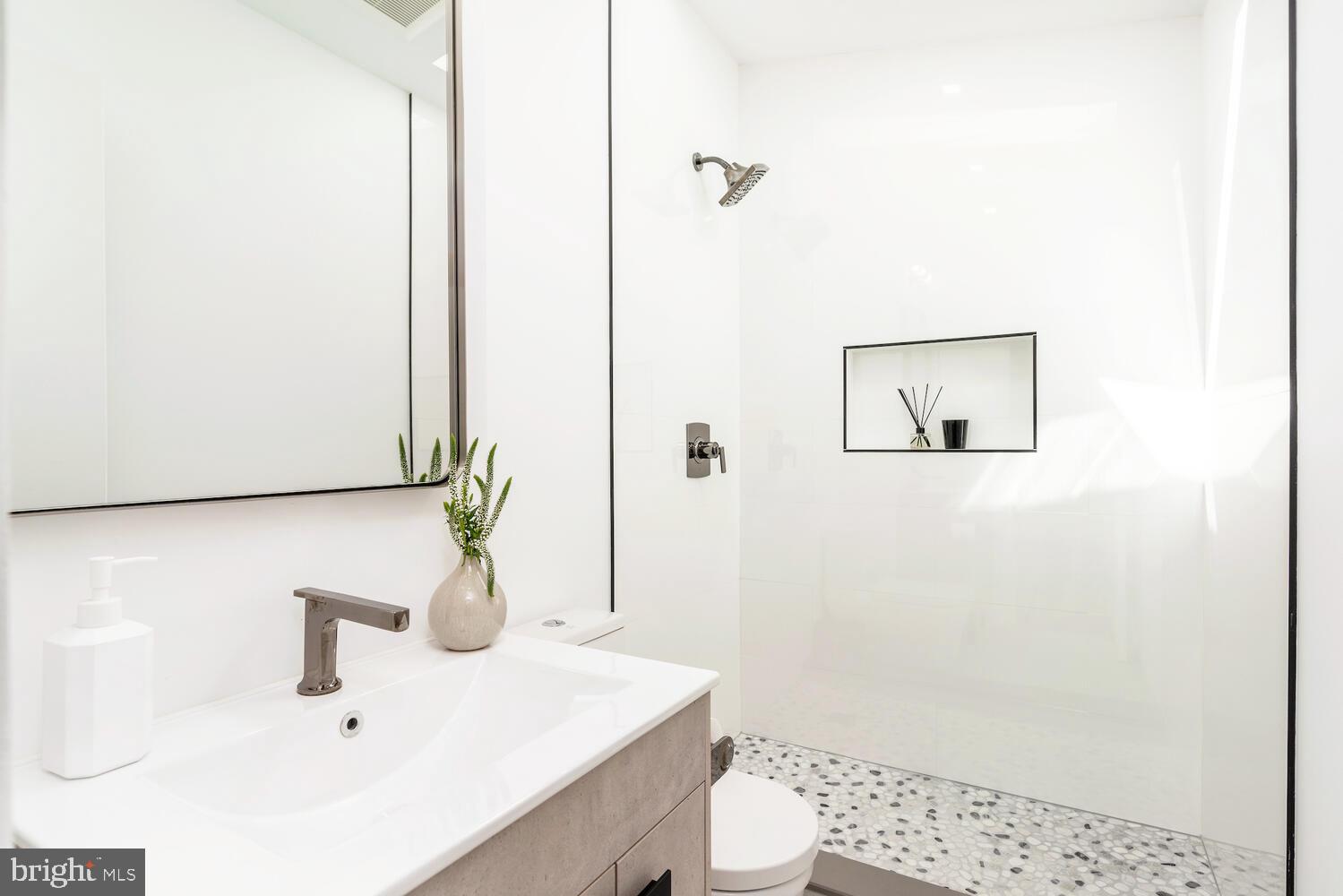 OBSERVATORY CIRCLE - Residential