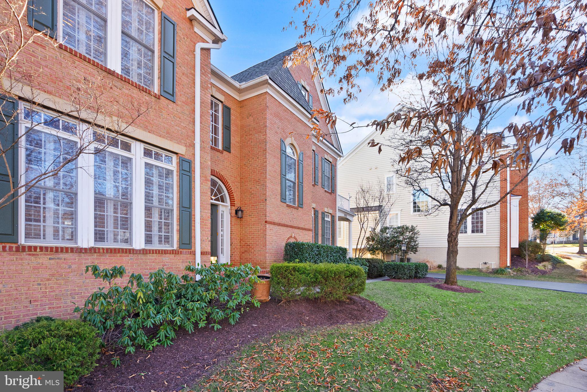 LANSDOWNE ON THE POTOMAC - Residential