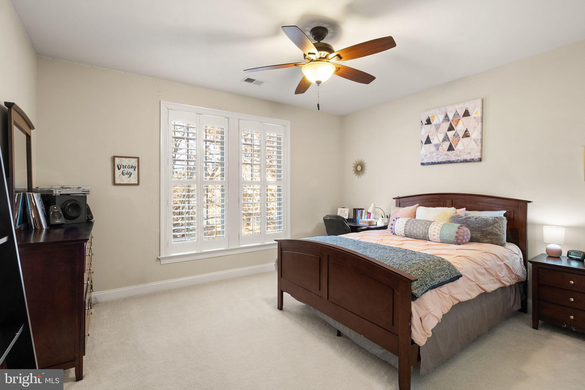 LANSDOWNE ON THE POTOMAC - Residential