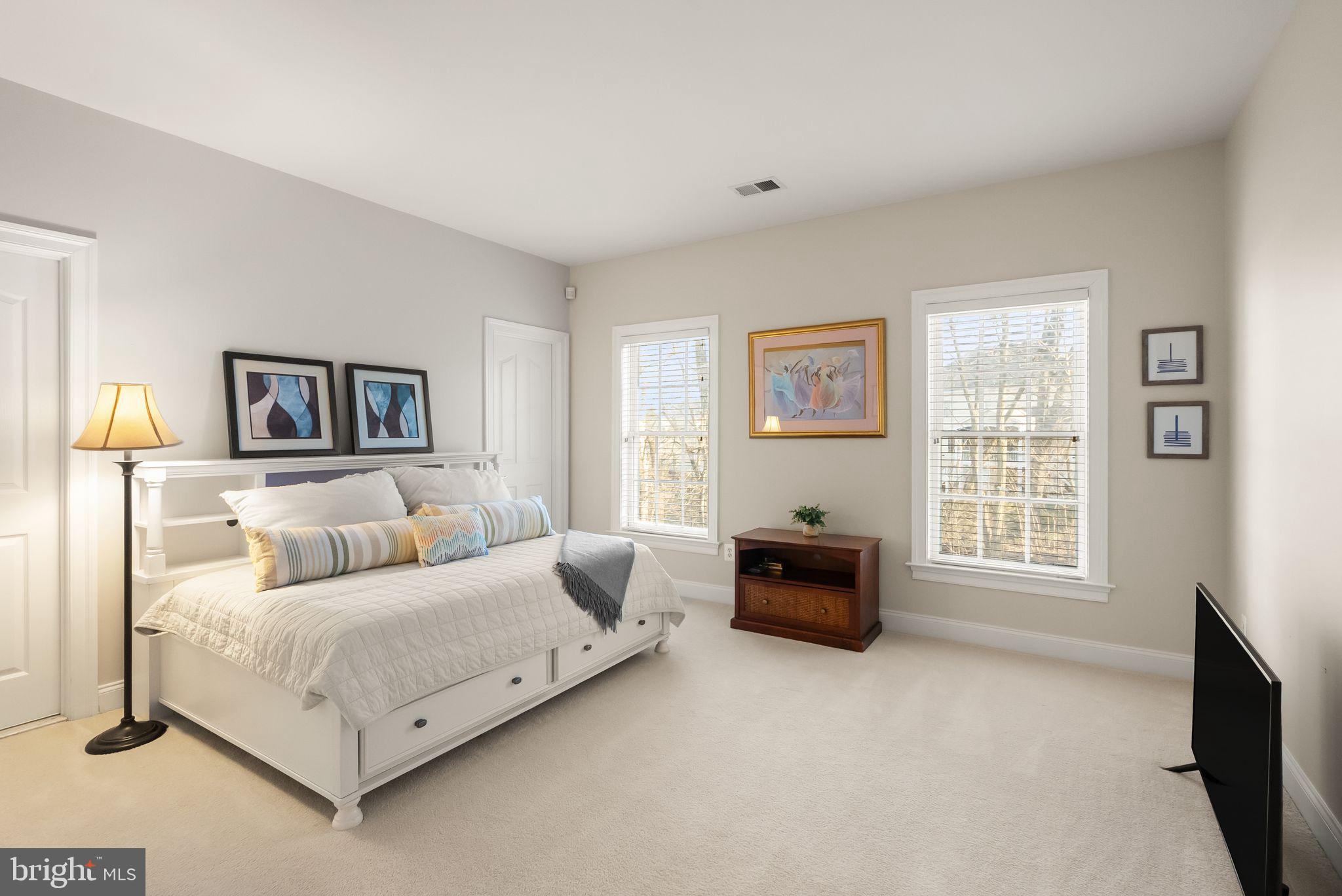 LANSDOWNE ON THE POTOMAC - Residential