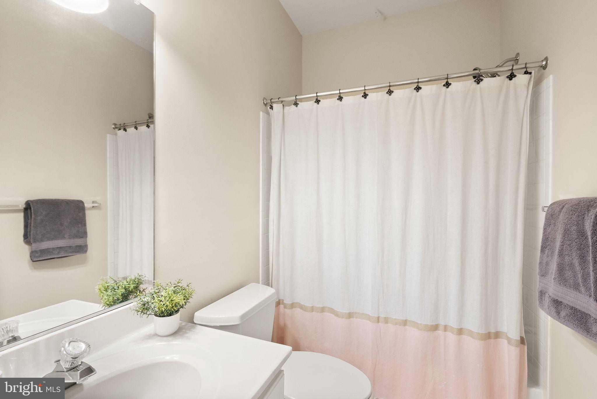 LANSDOWNE ON THE POTOMAC - Residential