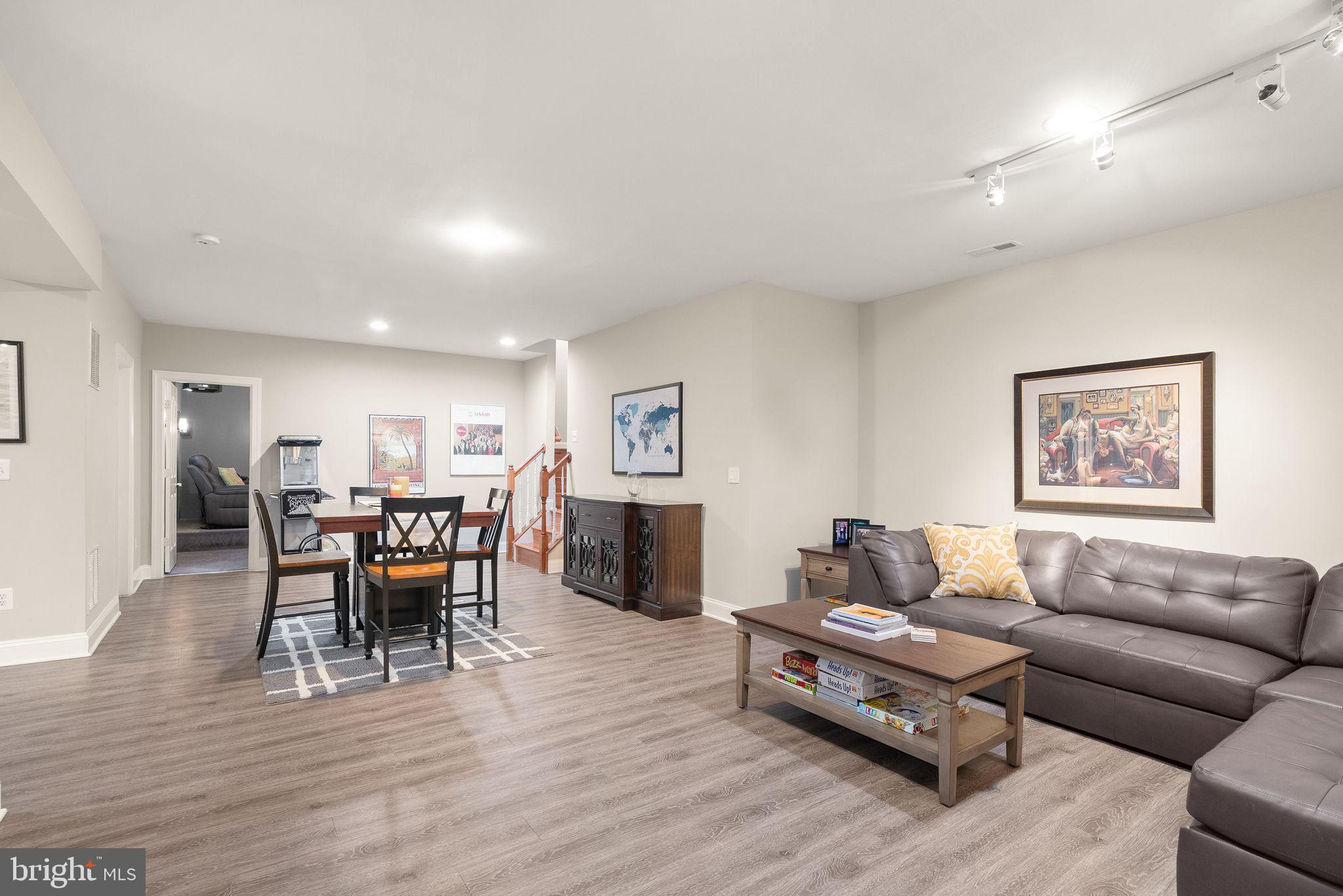 LANSDOWNE ON THE POTOMAC - Residential