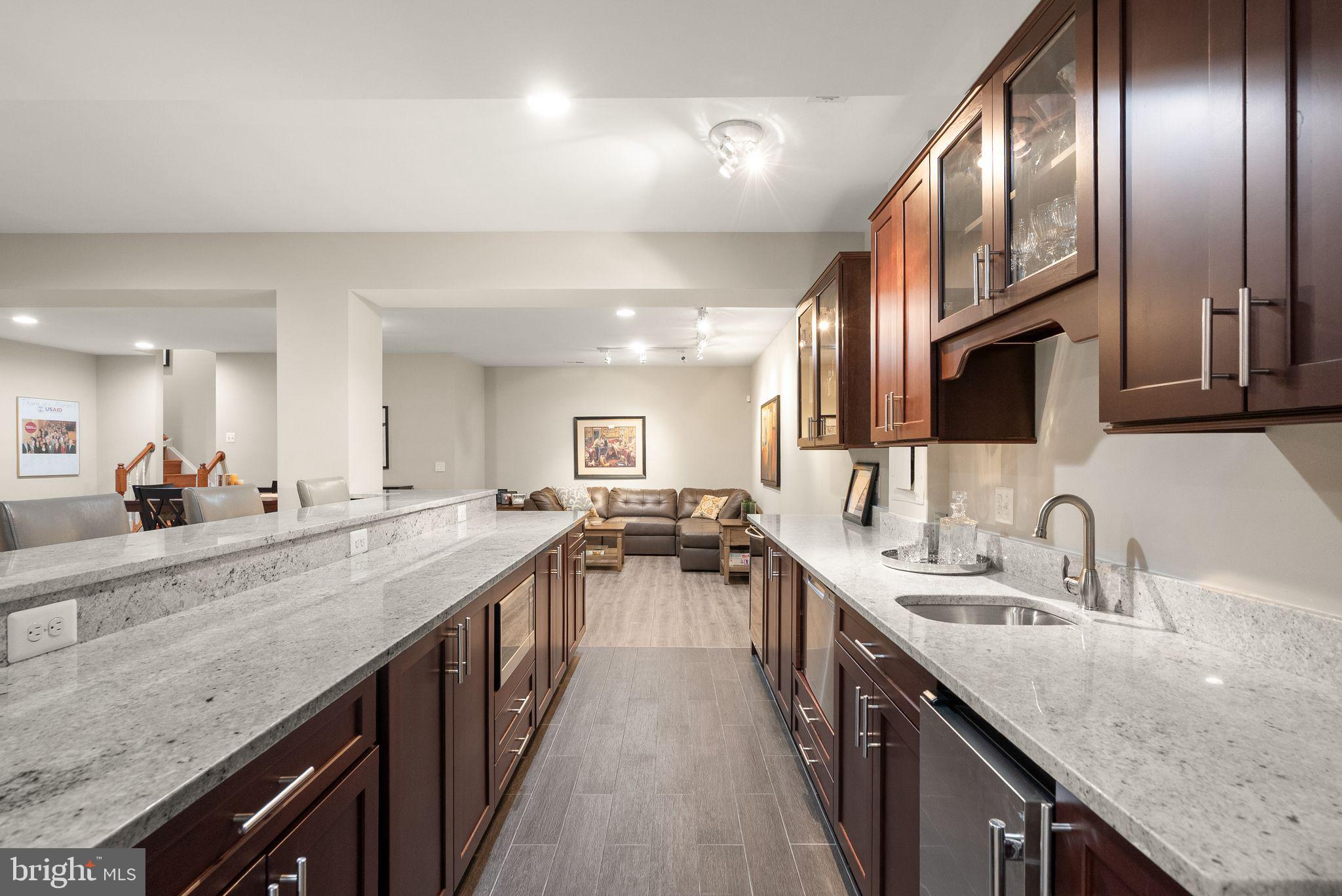 LANSDOWNE ON THE POTOMAC - Residential