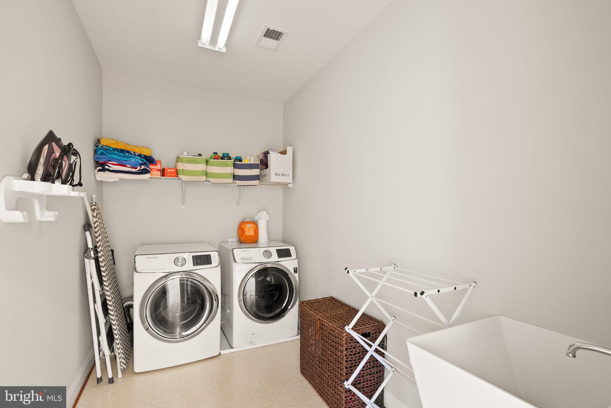 LANSDOWNE ON THE POTOMAC - Residential