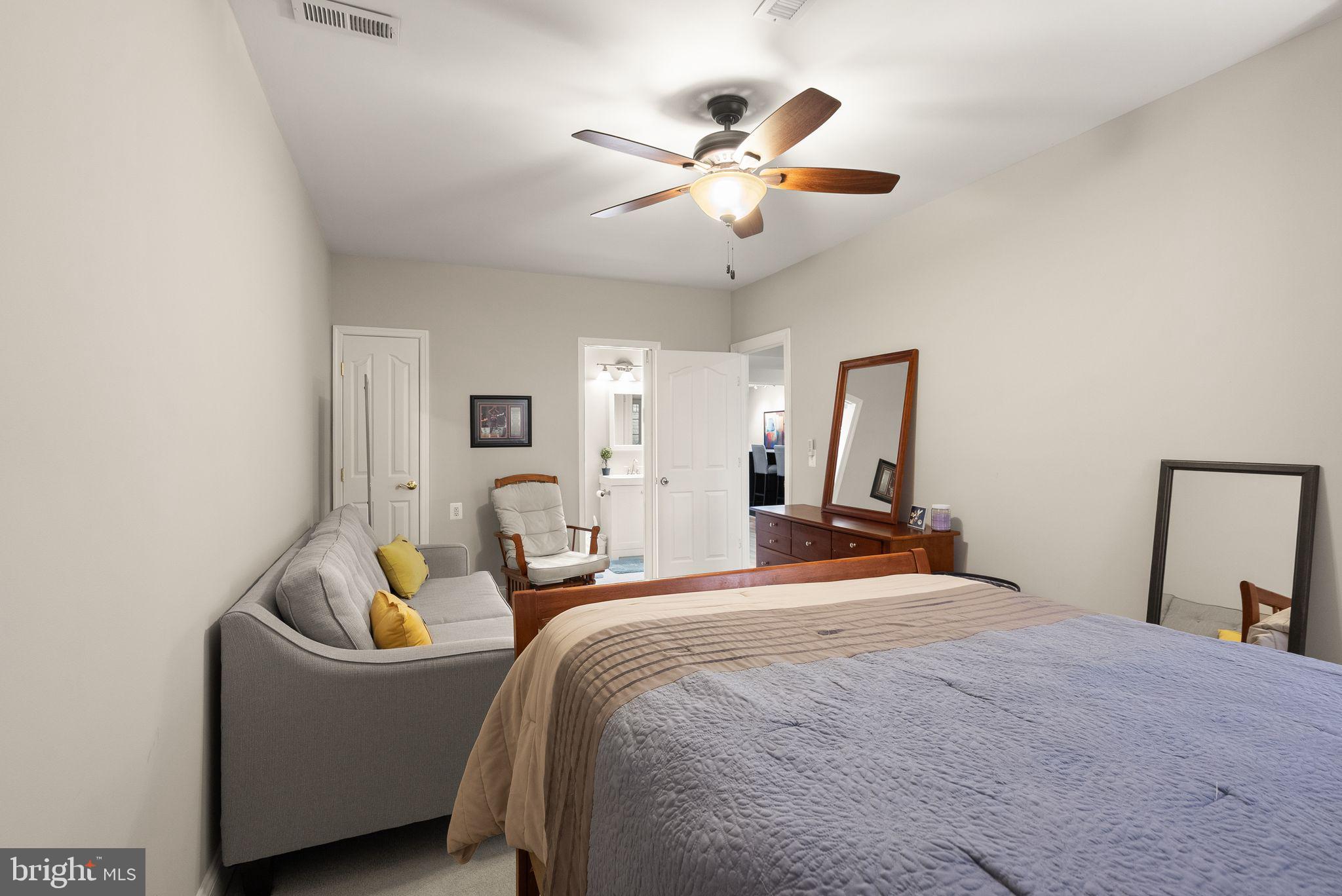 LANSDOWNE ON THE POTOMAC - Residential