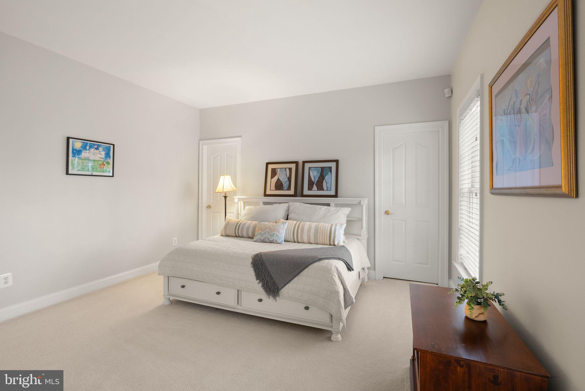 LANSDOWNE ON THE POTOMAC - Residential