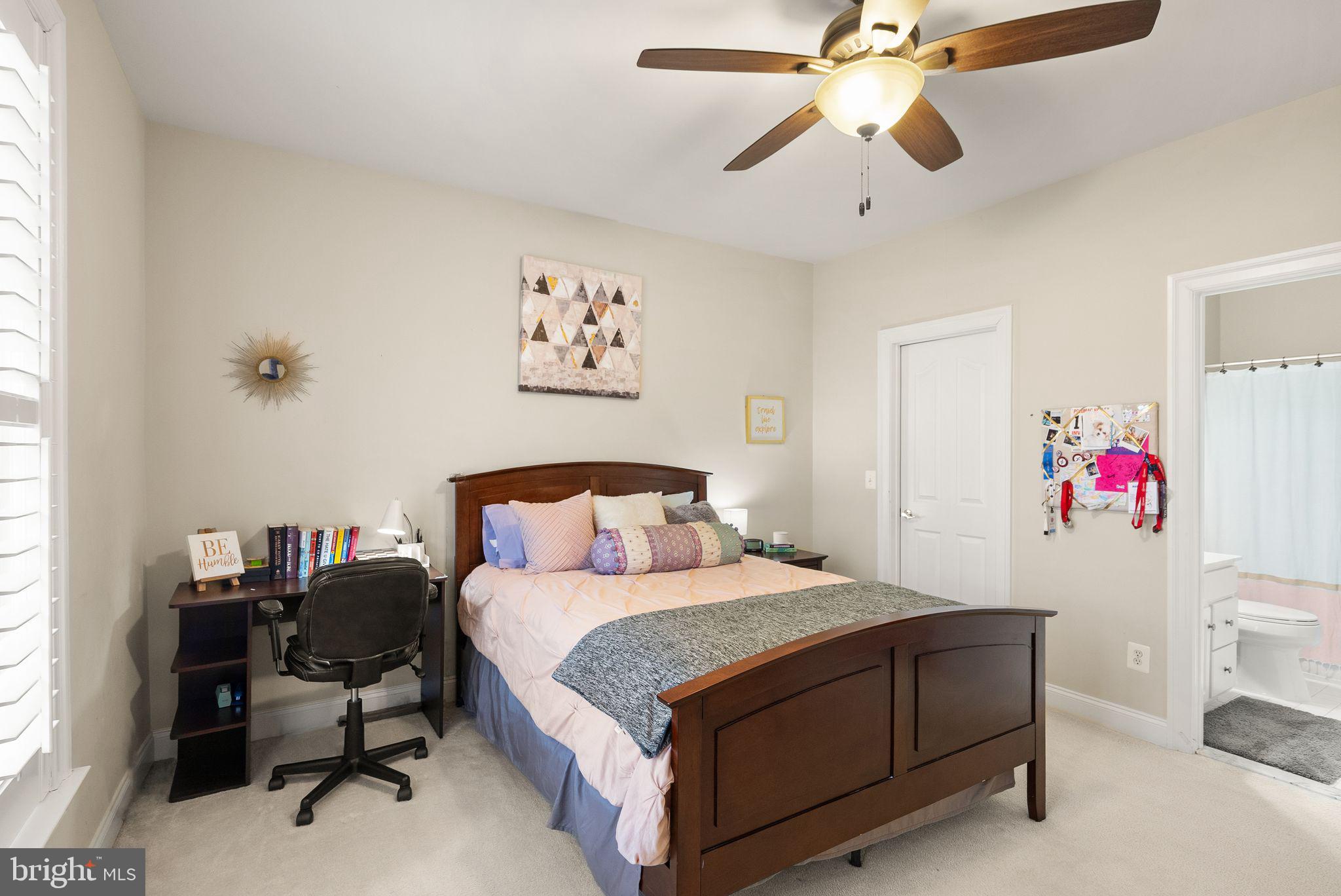 LANSDOWNE ON THE POTOMAC - Residential