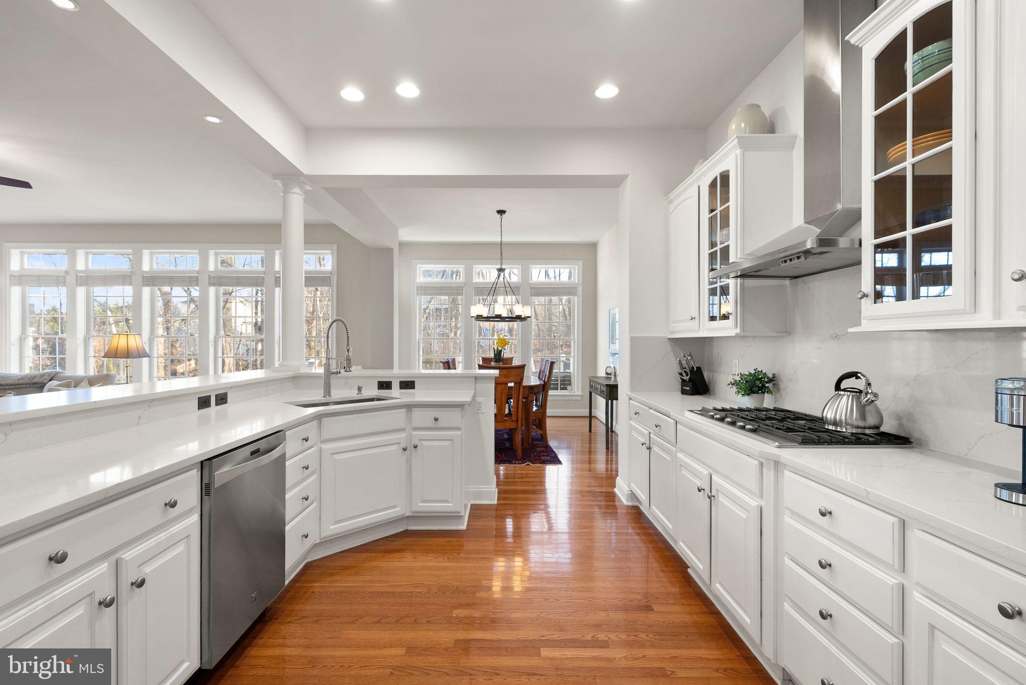 LANSDOWNE ON THE POTOMAC - Residential