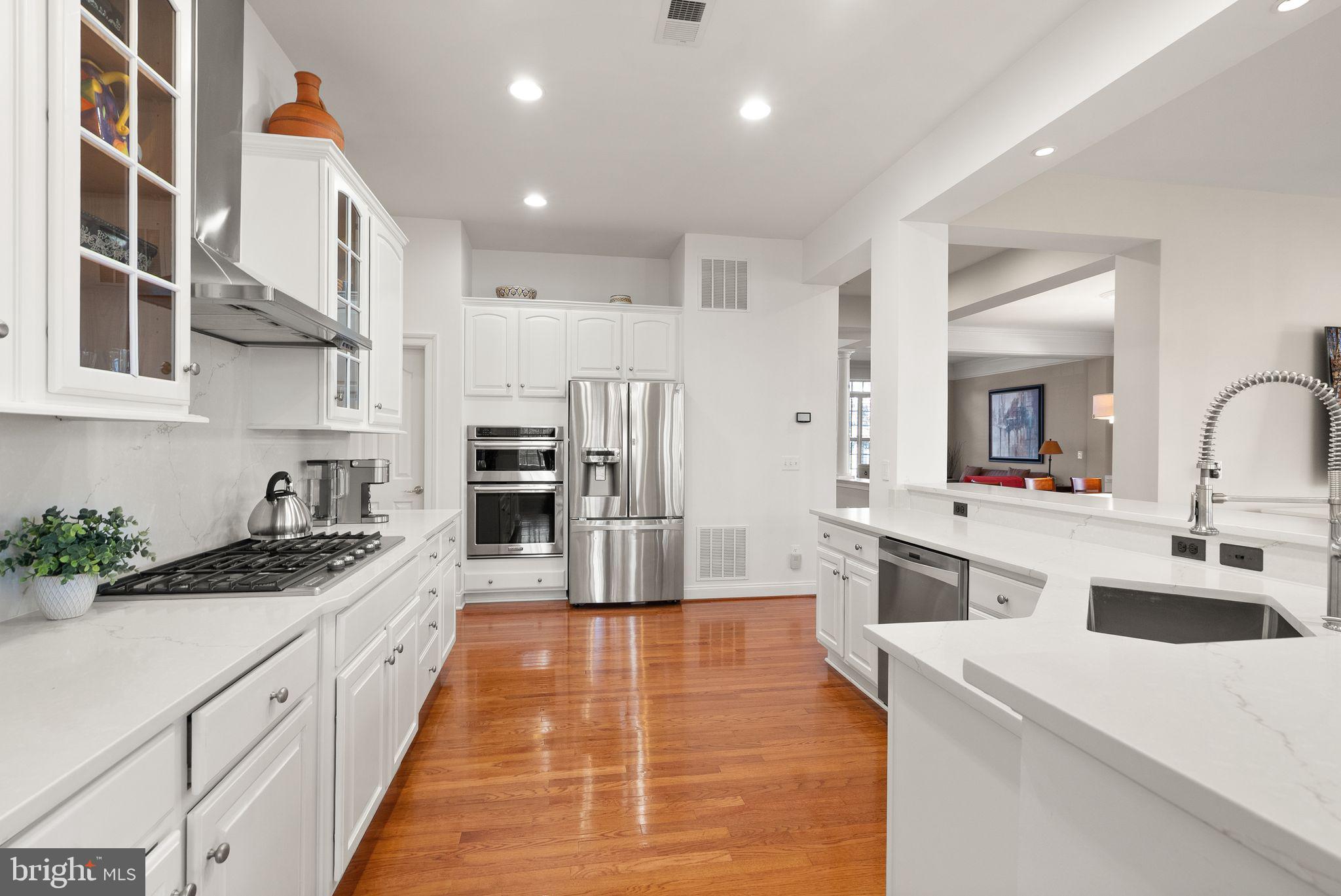 LANSDOWNE ON THE POTOMAC - Residential