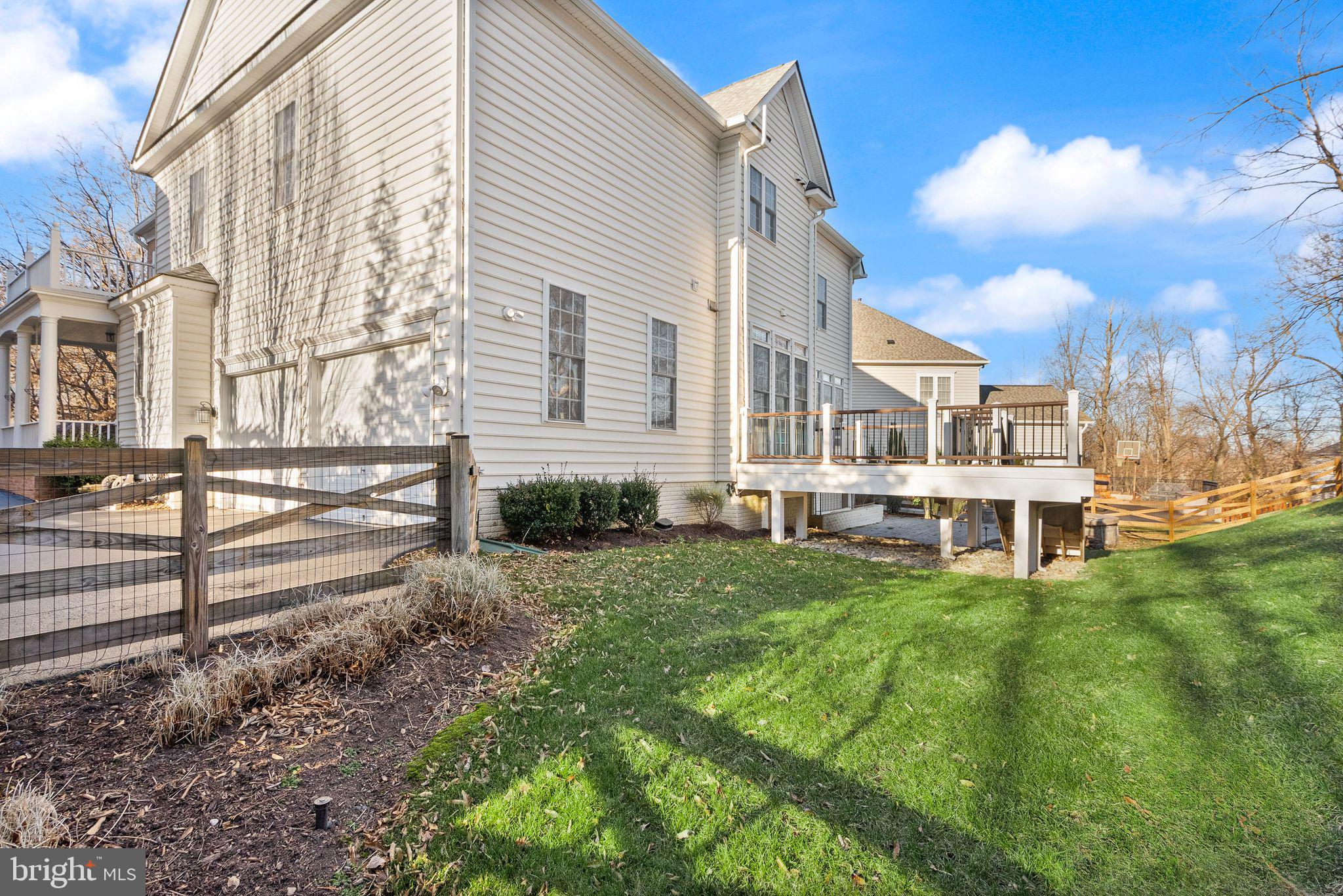 LANSDOWNE ON THE POTOMAC - Residential