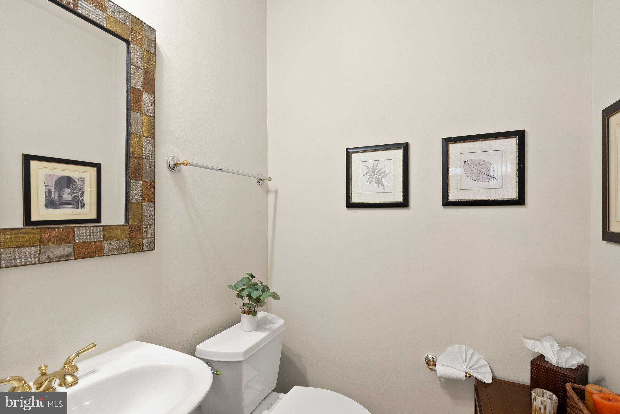 LANSDOWNE ON THE POTOMAC - Residential