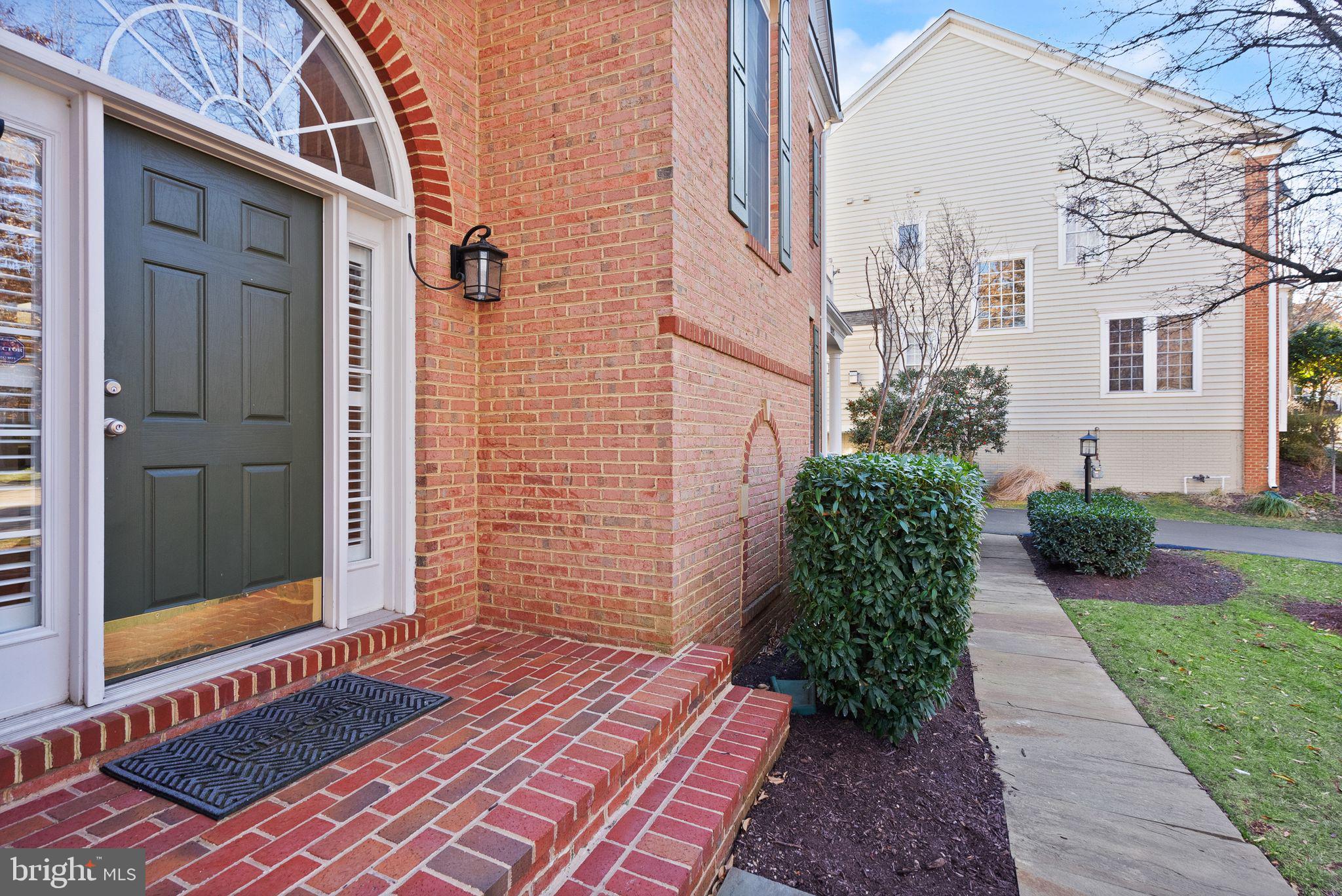 LANSDOWNE ON THE POTOMAC - Residential