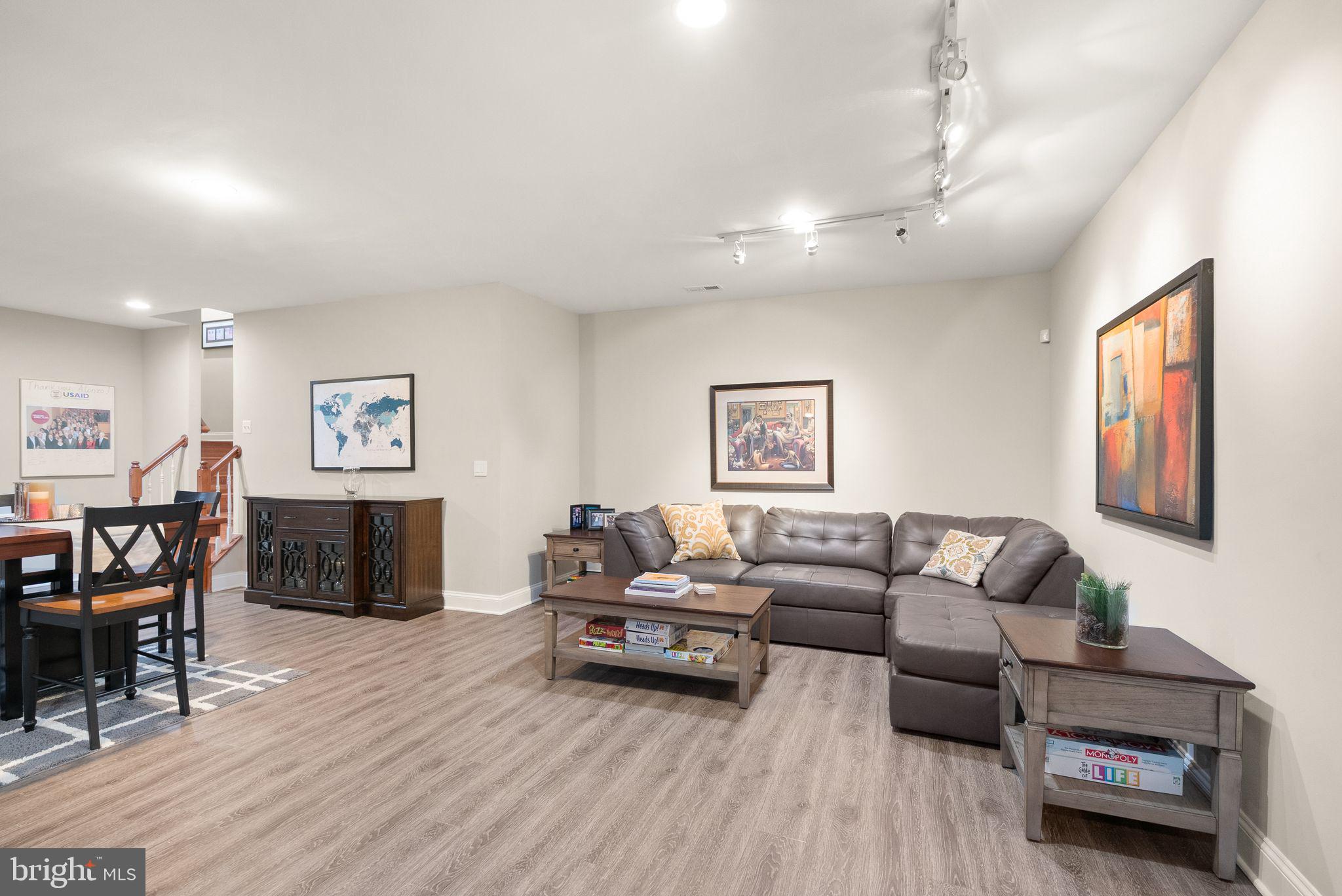 LANSDOWNE ON THE POTOMAC - Residential