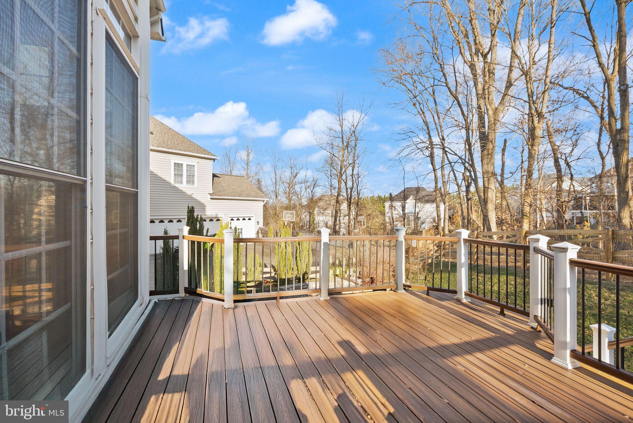 LANSDOWNE ON THE POTOMAC - Residential