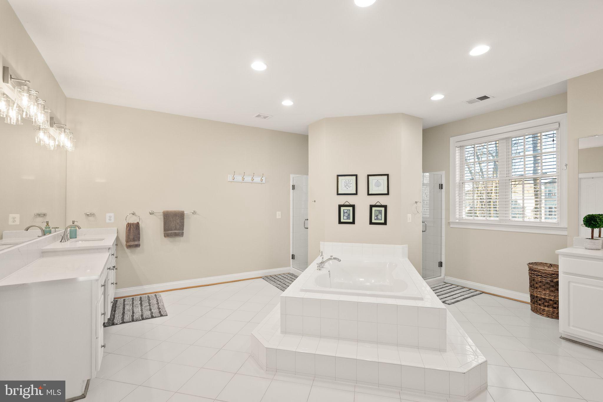 LANSDOWNE ON THE POTOMAC - Residential