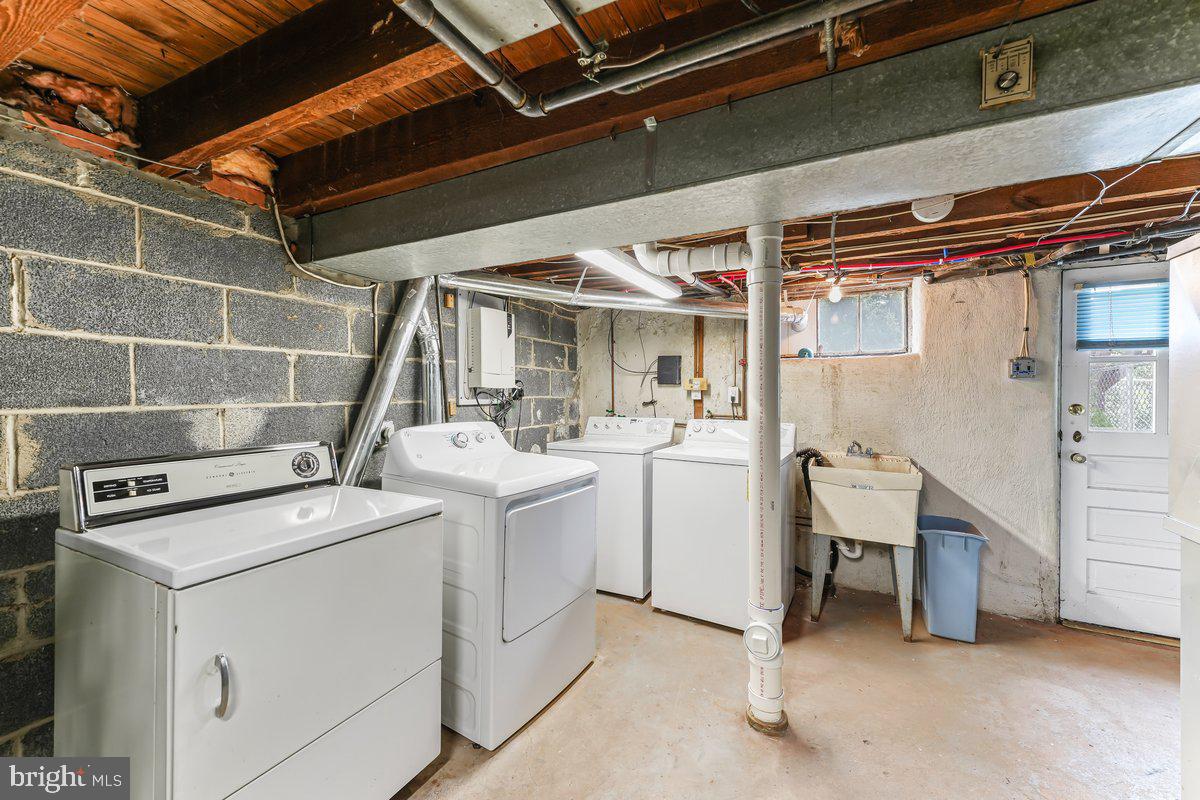 PILGRIM GDNS - Residential Lease