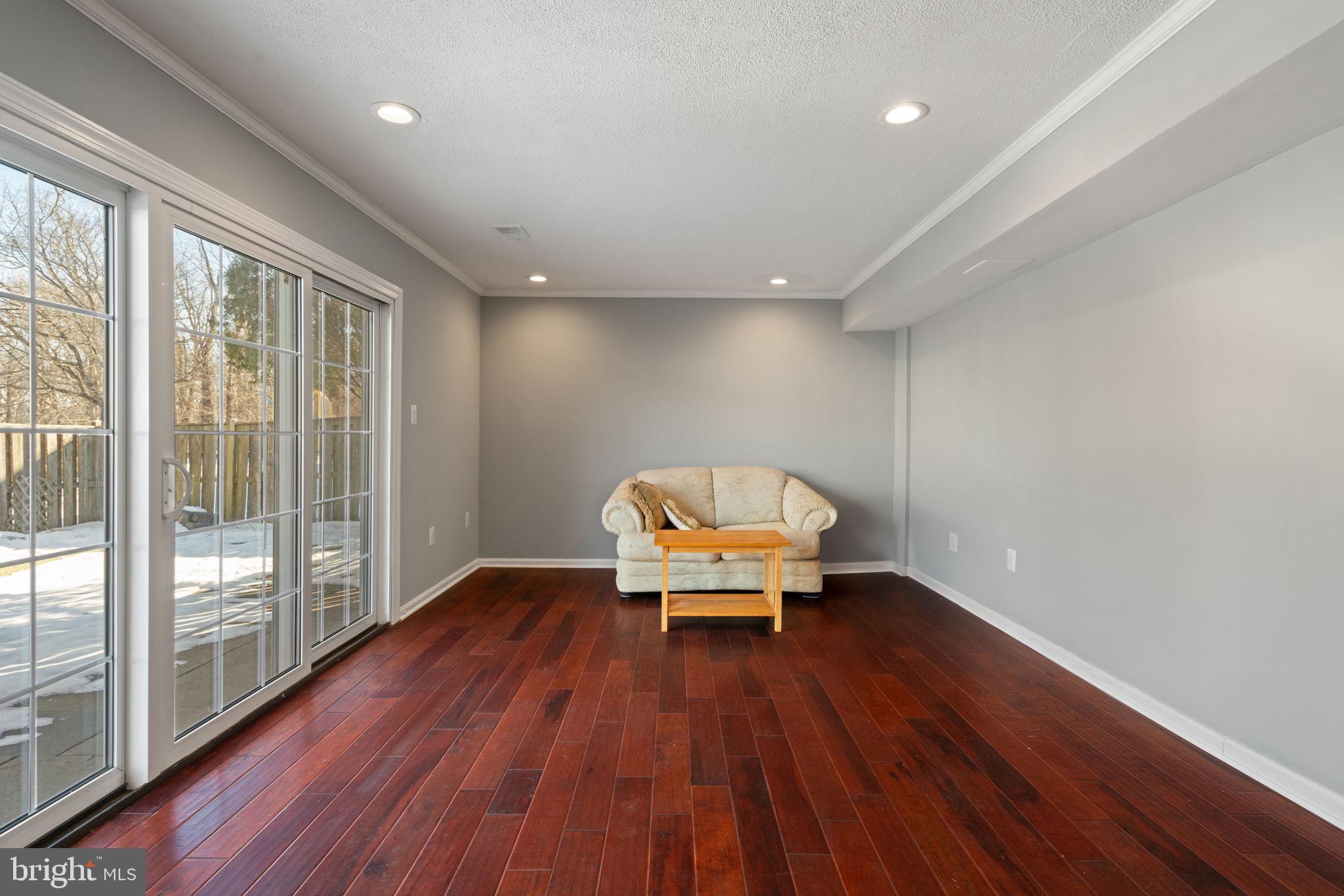 THOUSAND OAKS - Residential