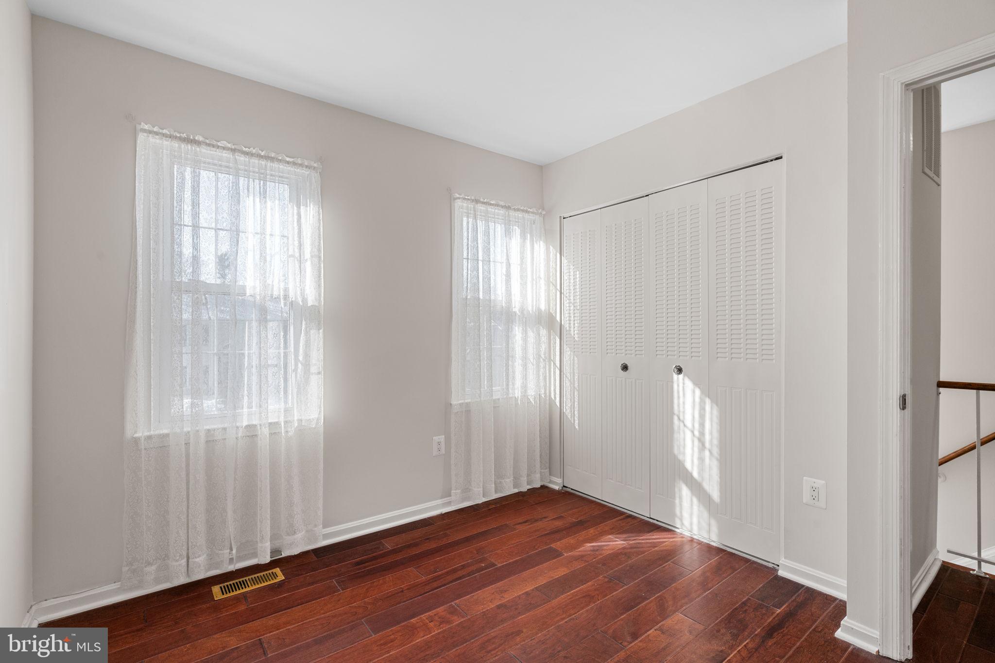 THOUSAND OAKS - Residential