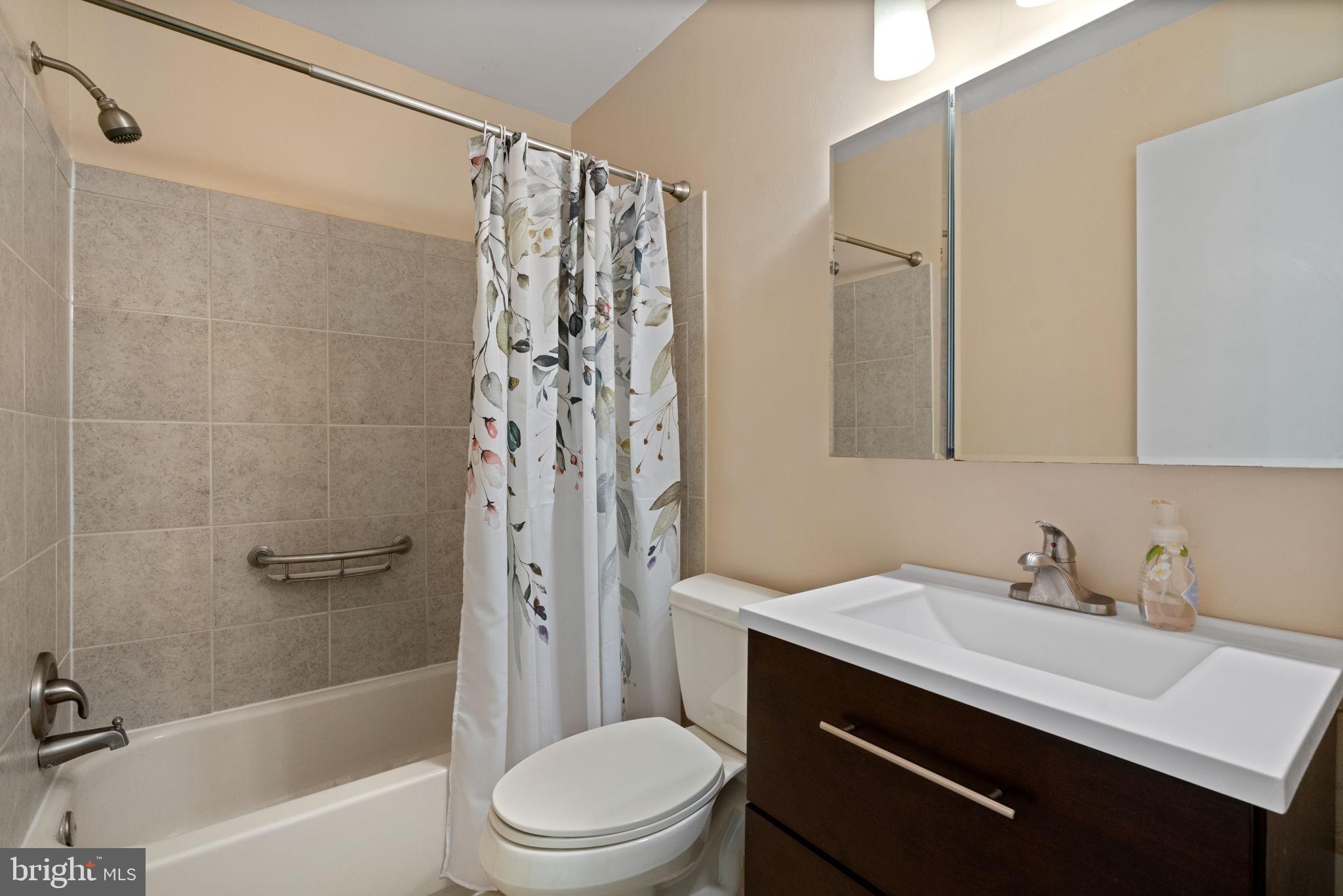 THOUSAND OAKS - Residential