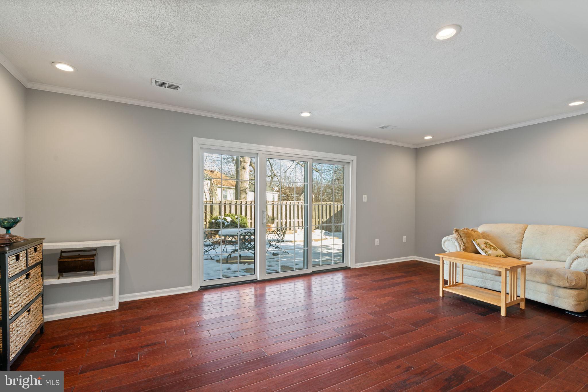 THOUSAND OAKS - Residential