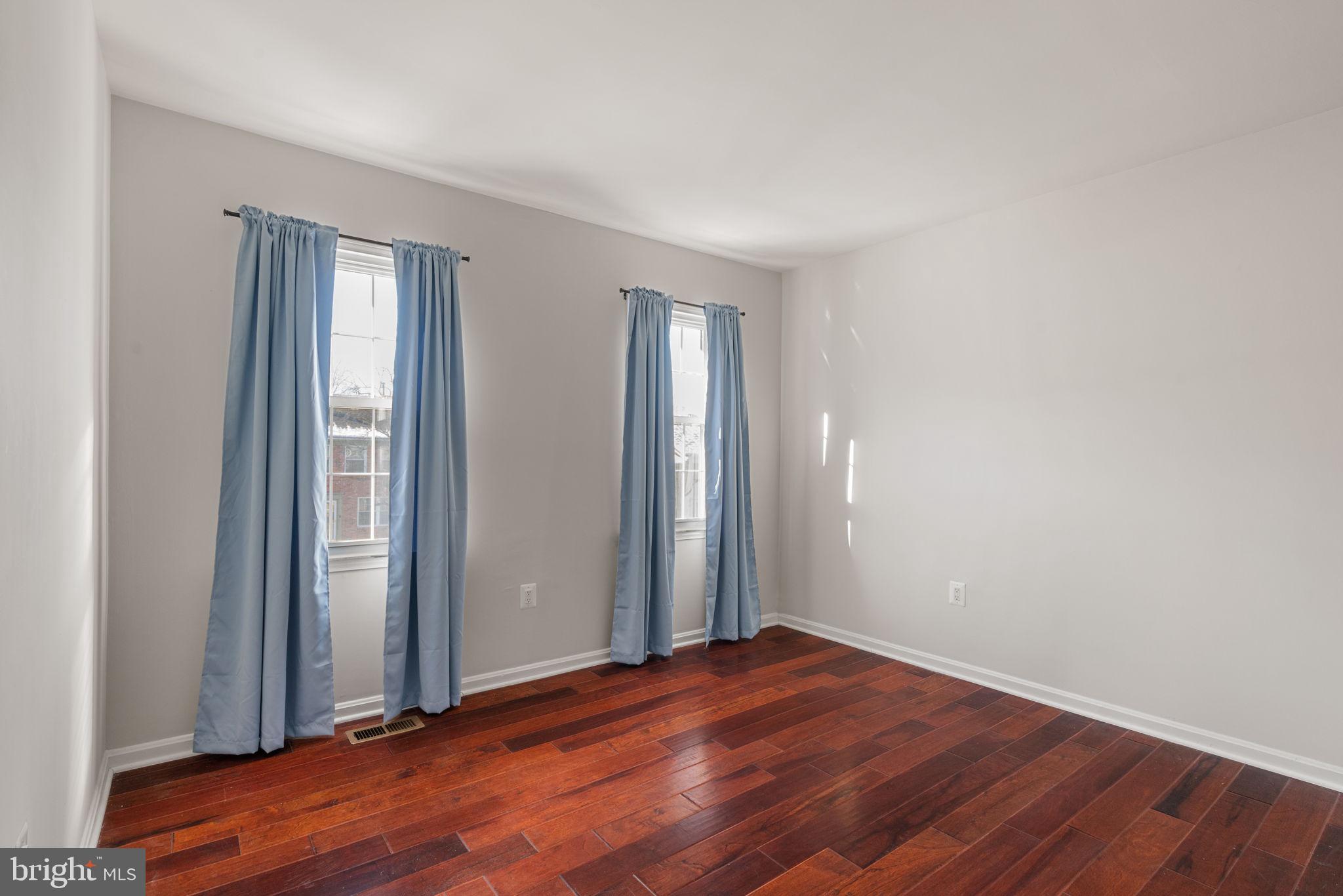 THOUSAND OAKS - Residential