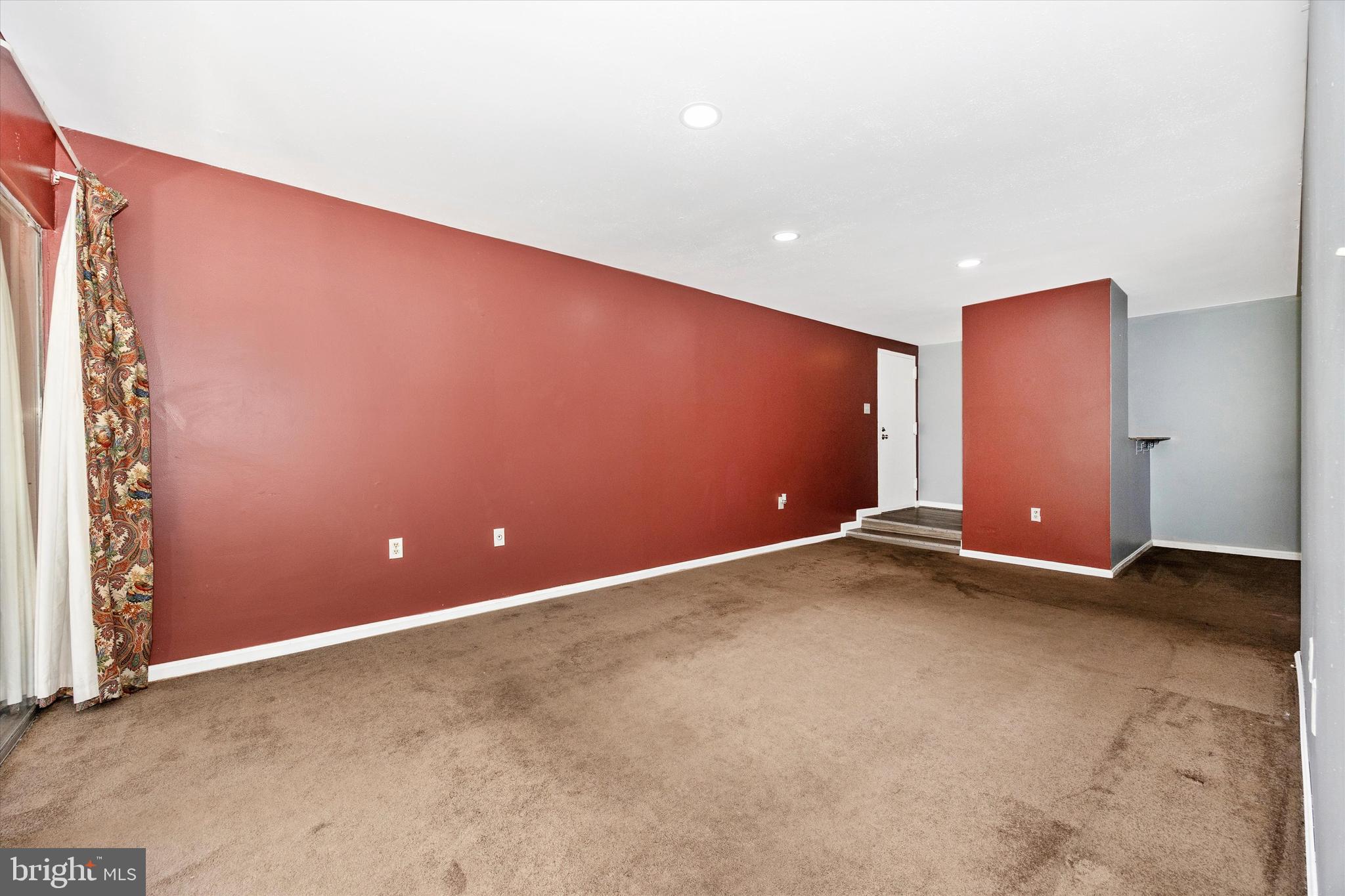 VILLA RIDGE CONDOMINIUM - Residential